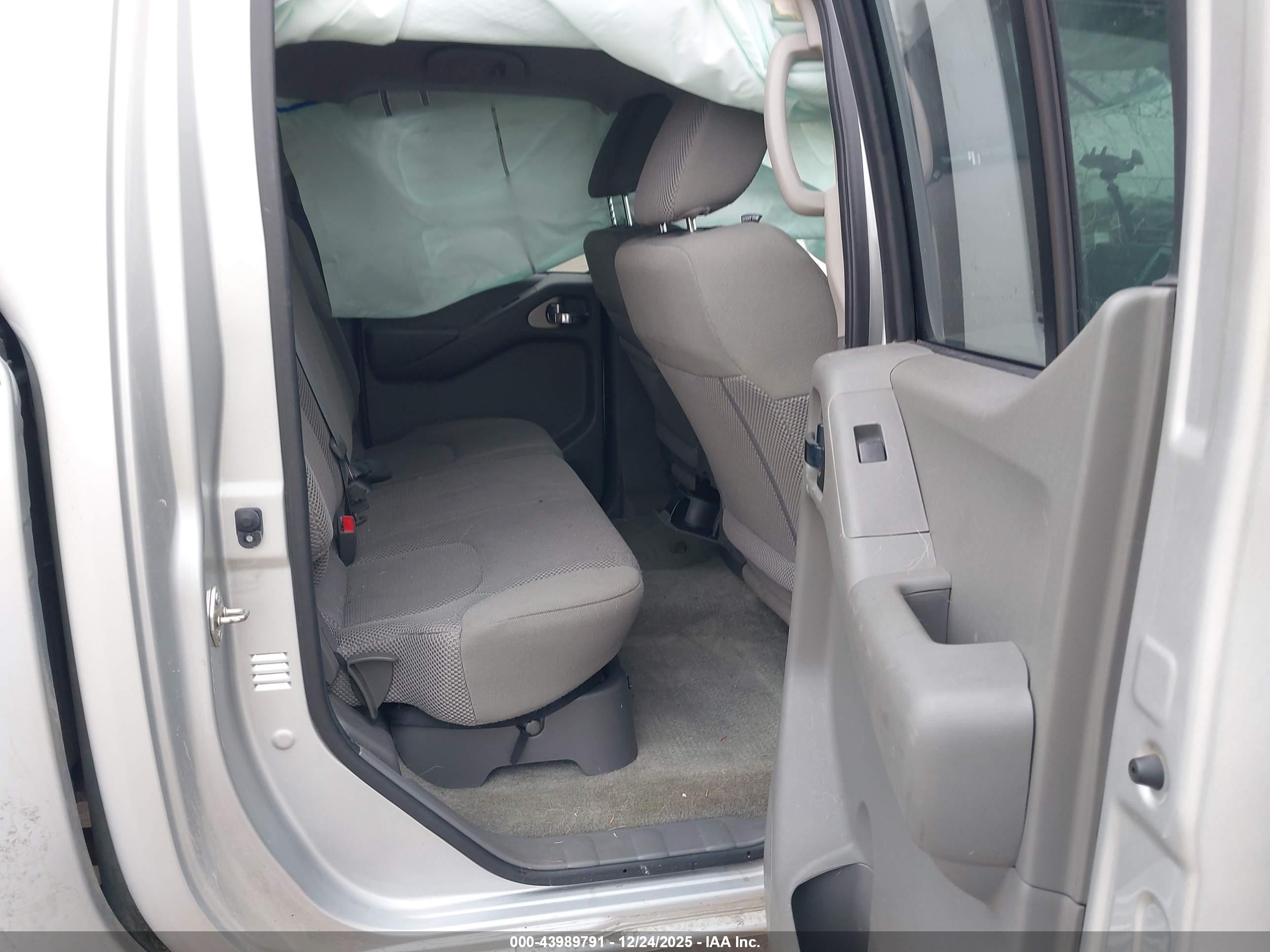 NISSAN FRONTIER image 8