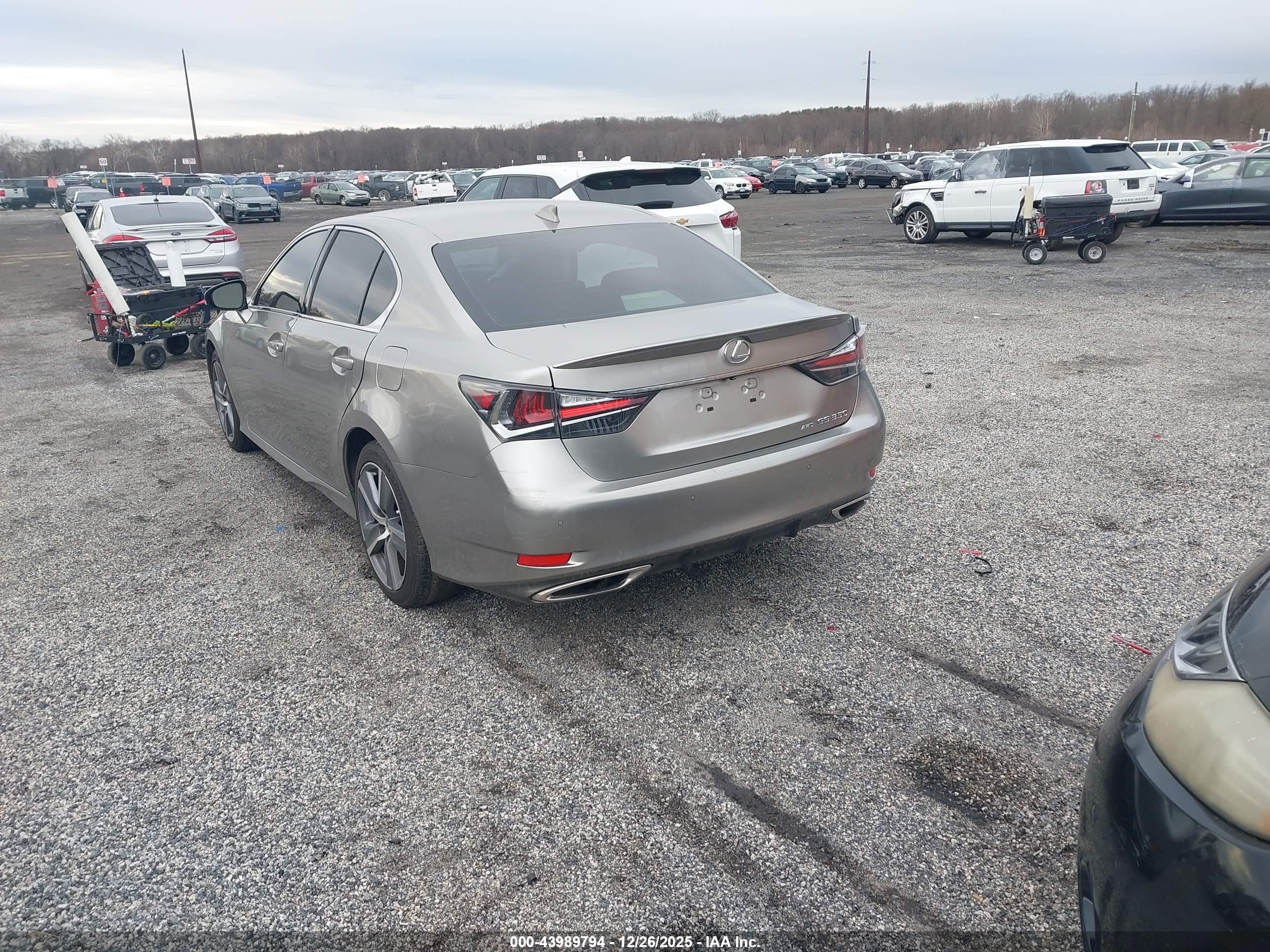 LEXUS GS image 3