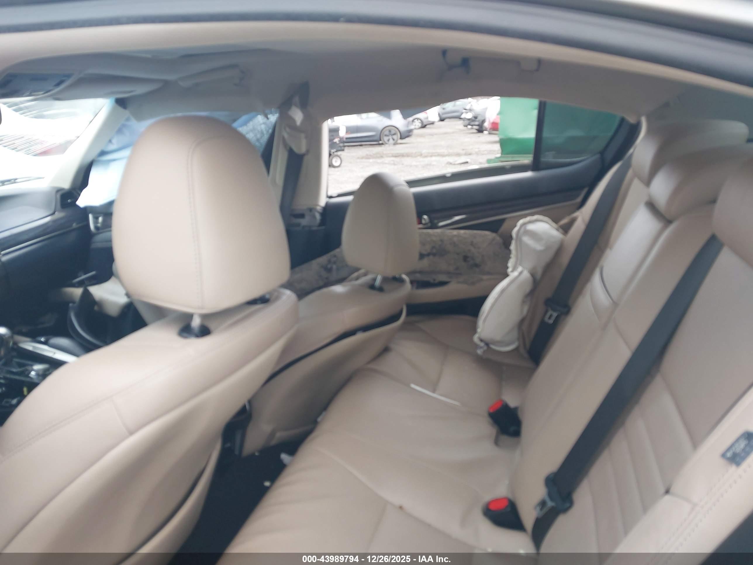 LEXUS GS image 8