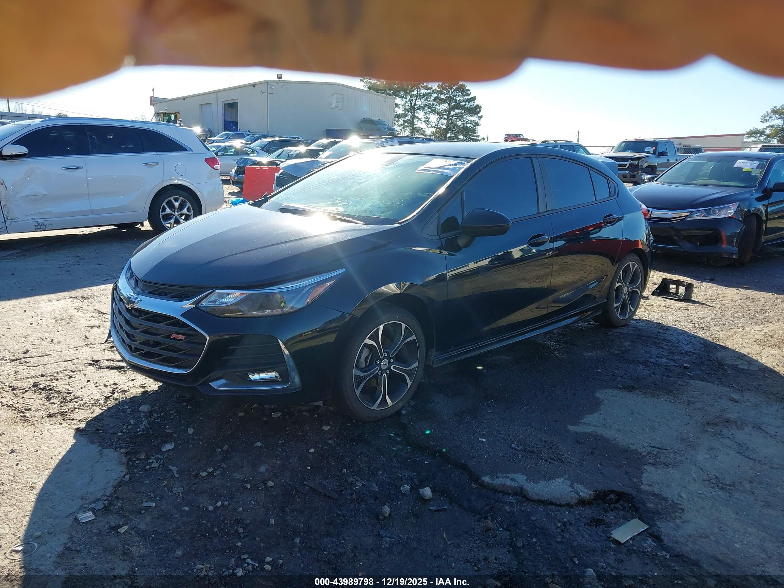 CHEVROLET CRUZE image 2