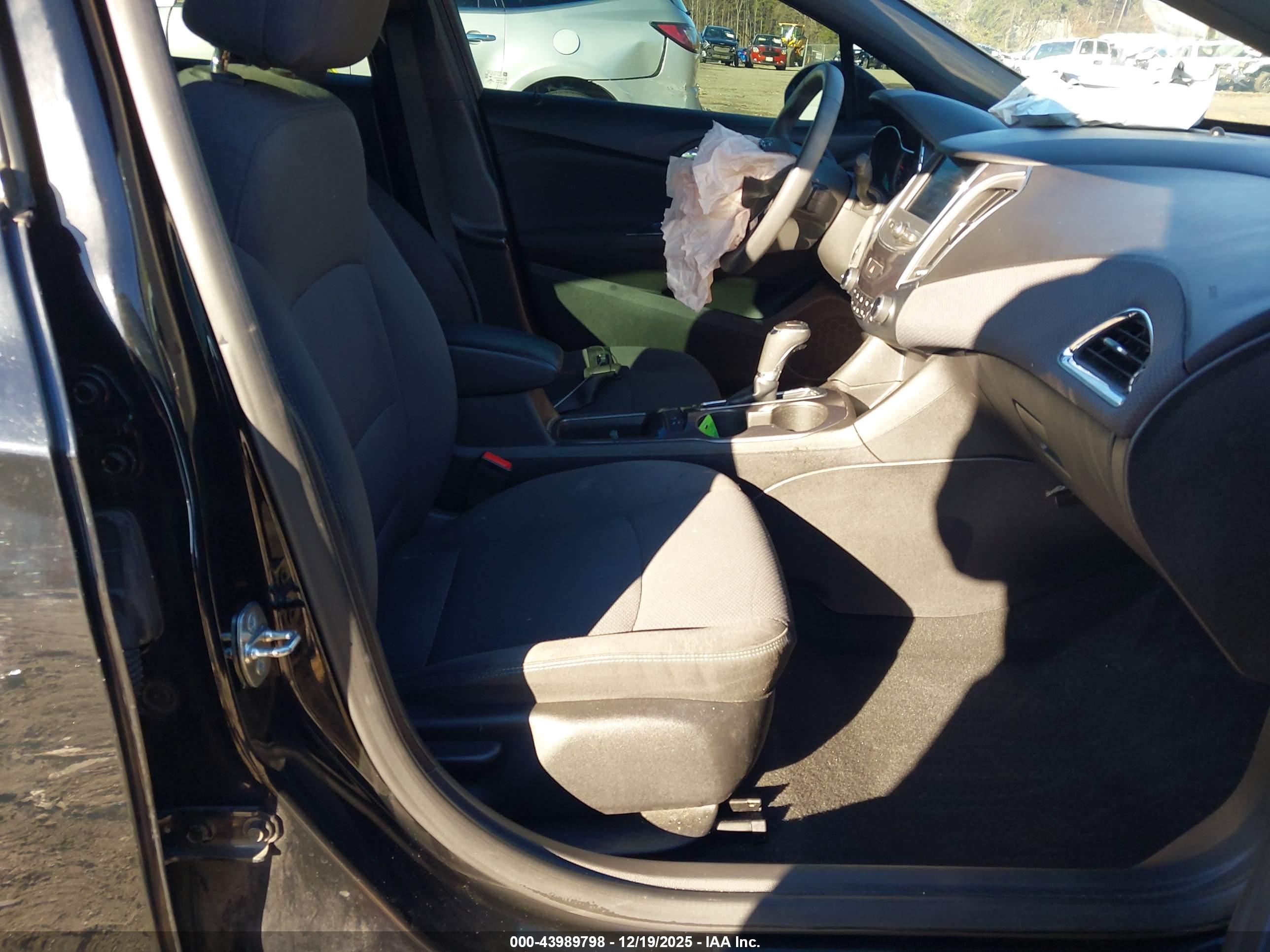 CHEVROLET CRUZE image 5