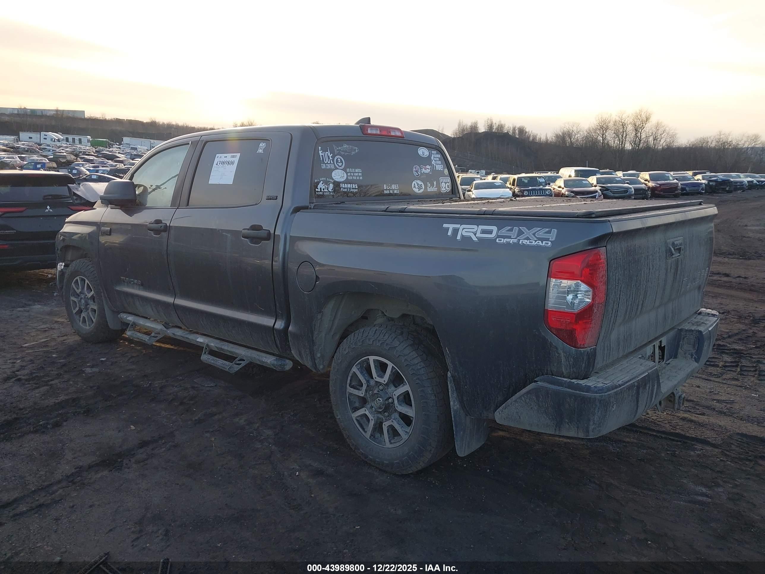 TOYOTA TUNDRA image 3