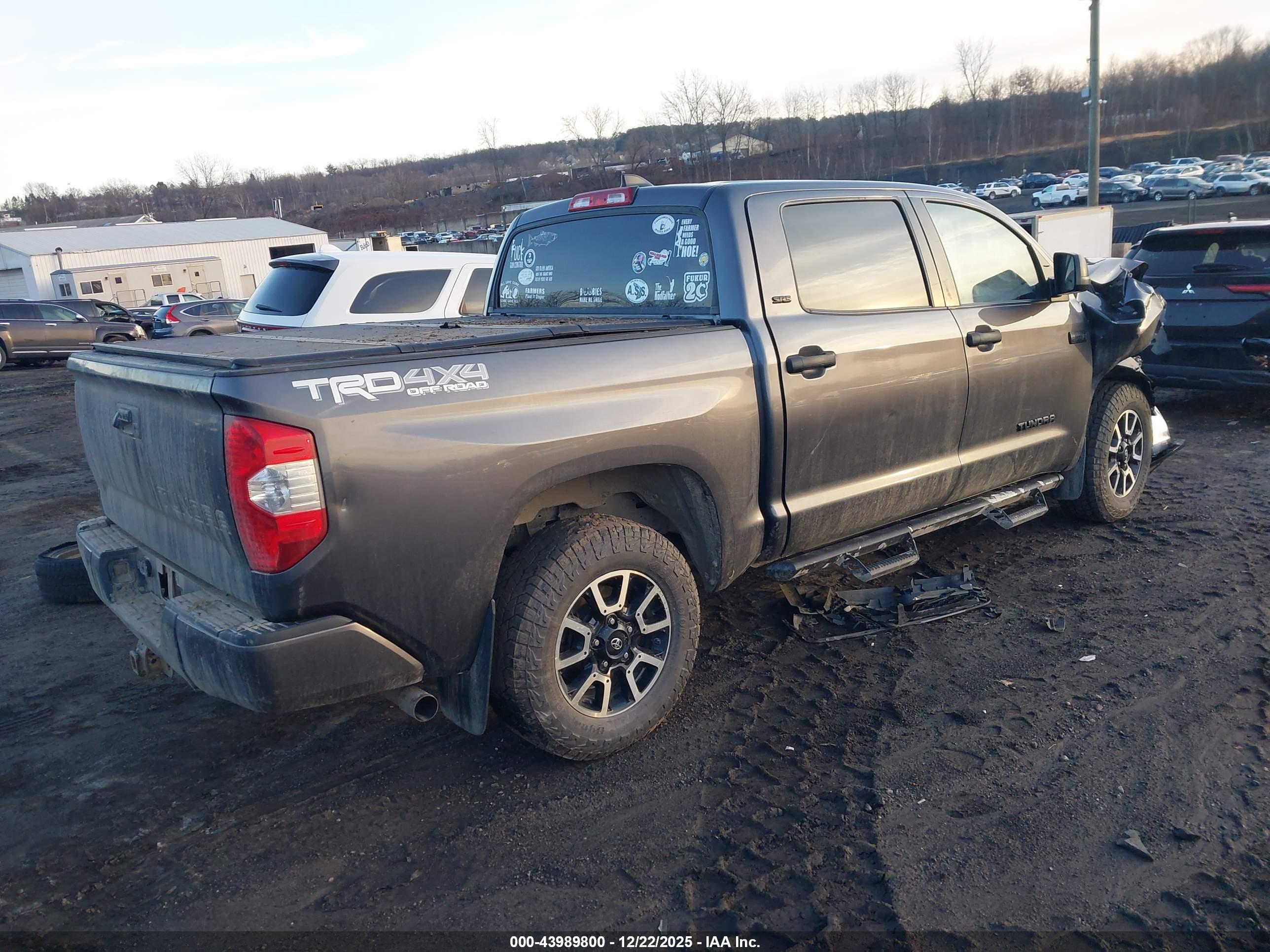 TOYOTA TUNDRA image 4