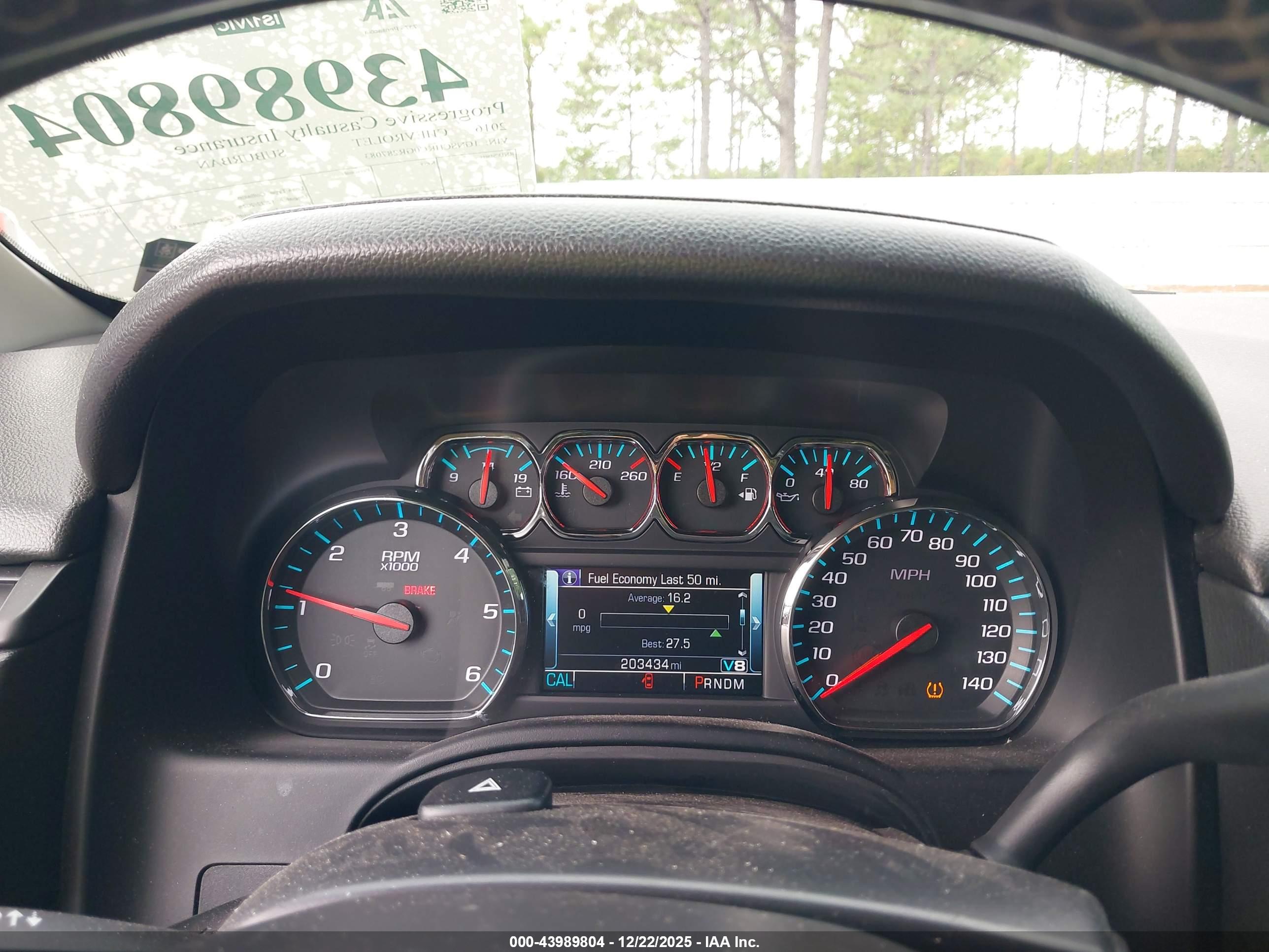 CHEVROLET SUBURBAN image 7