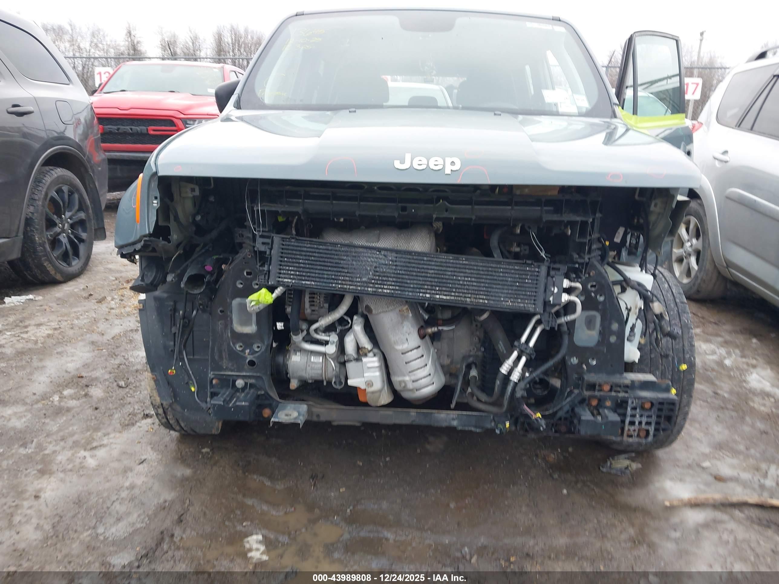 JEEP RENEGADE image 6