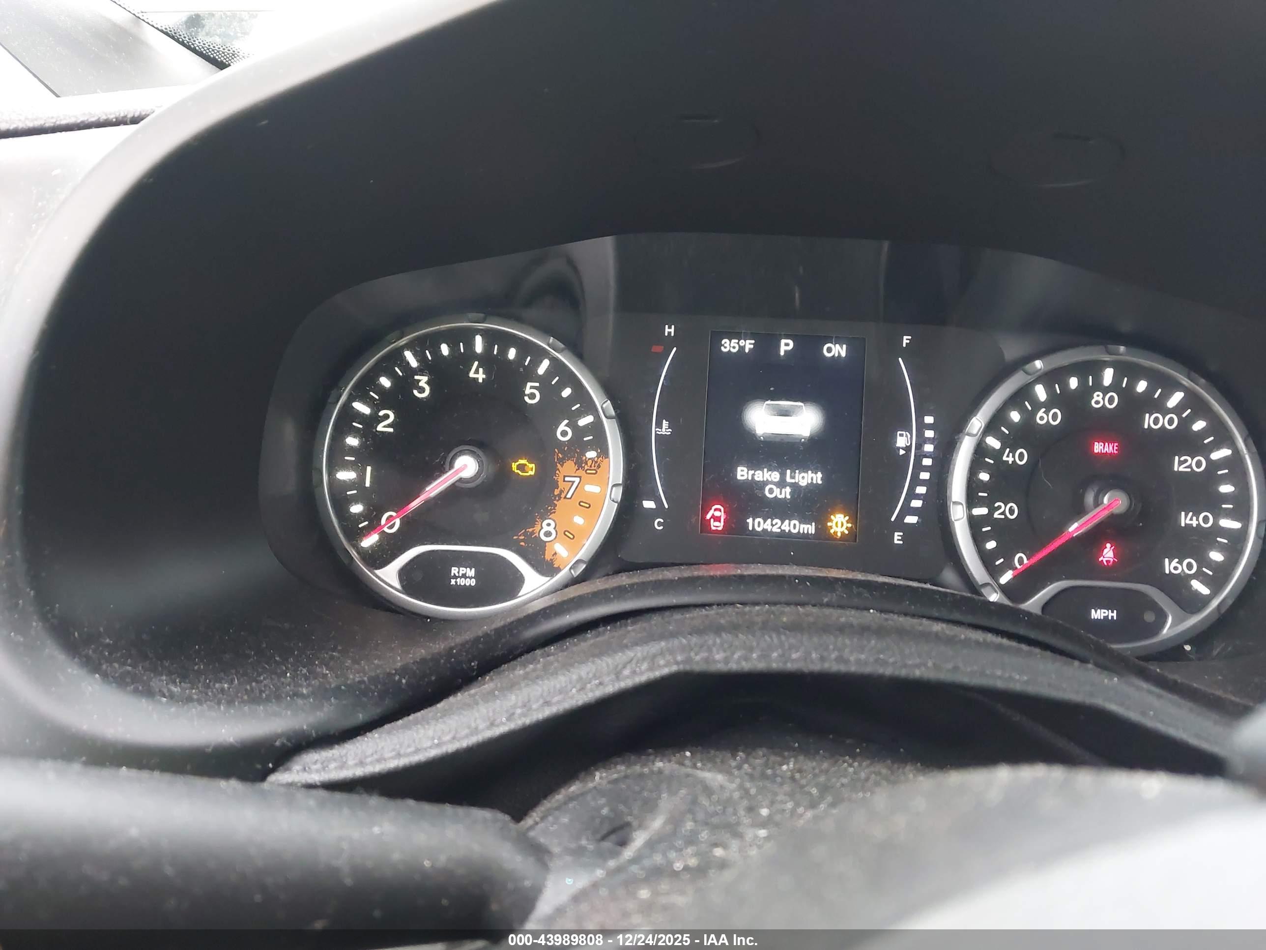 JEEP RENEGADE image 7