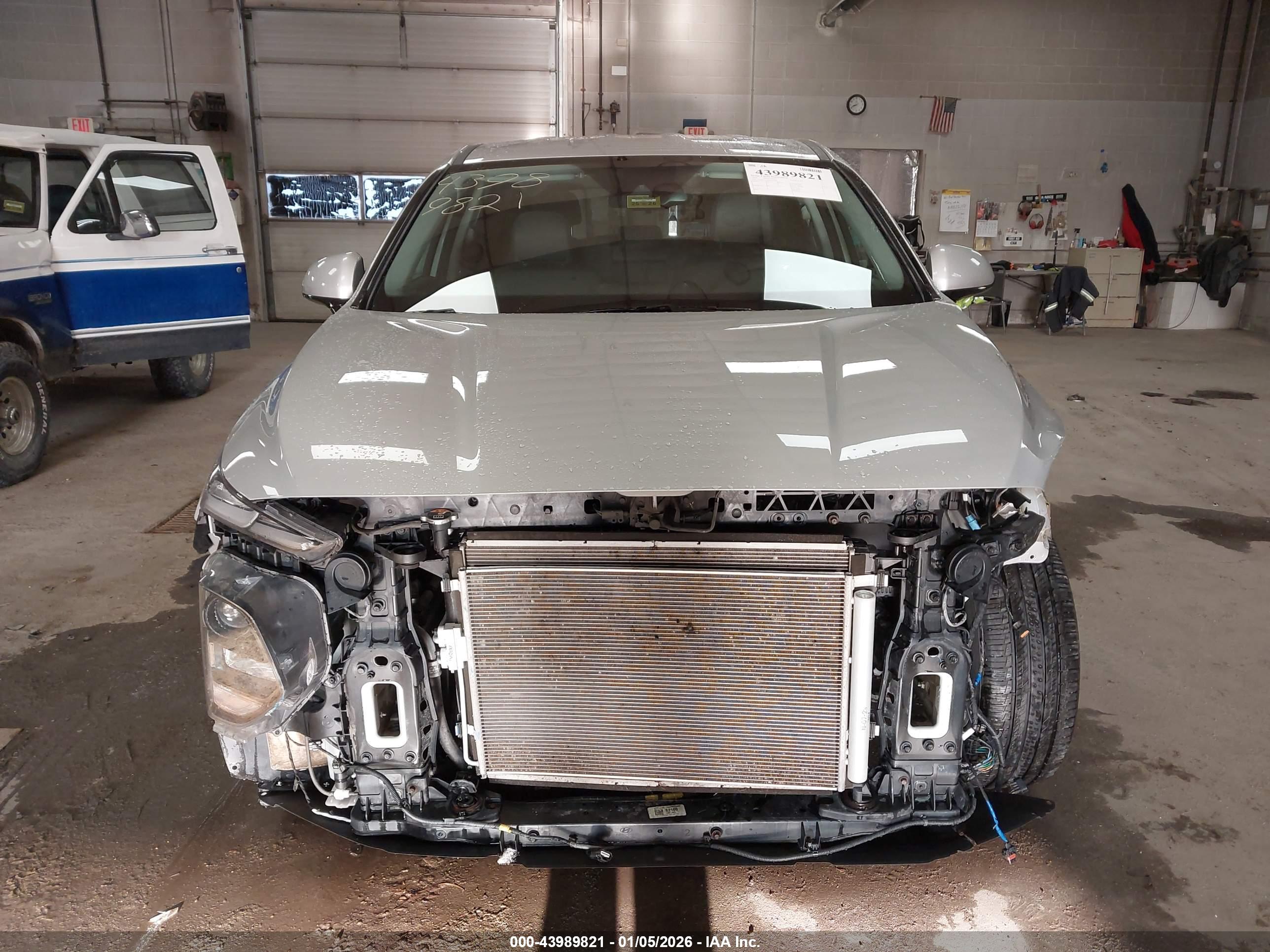 HYUNDAI SANTA image 6
