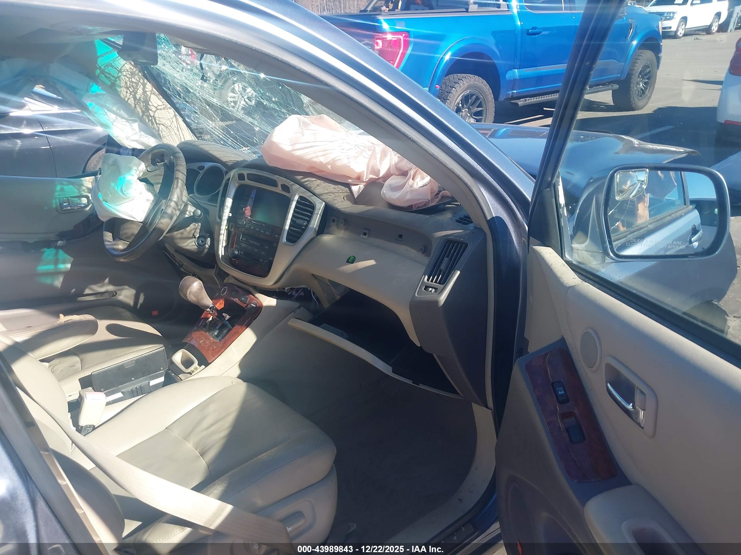 TOYOTA HIGHLANDER image 5
