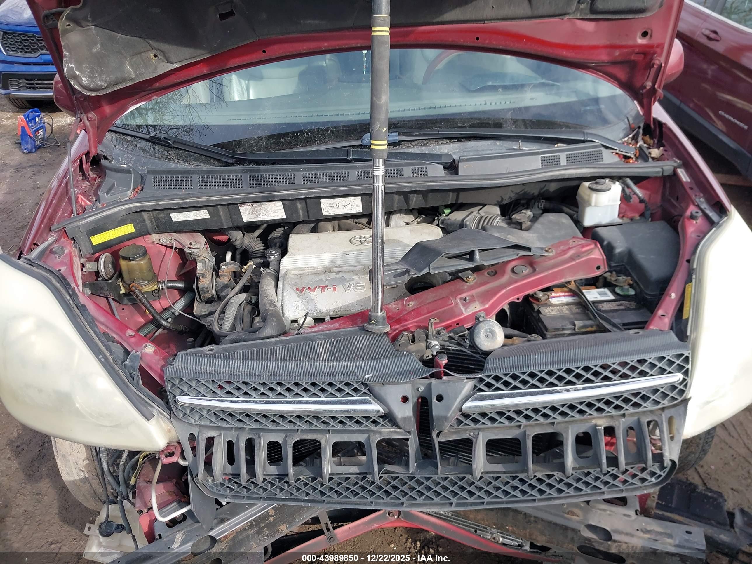 TOYOTA SIENNA image 10
