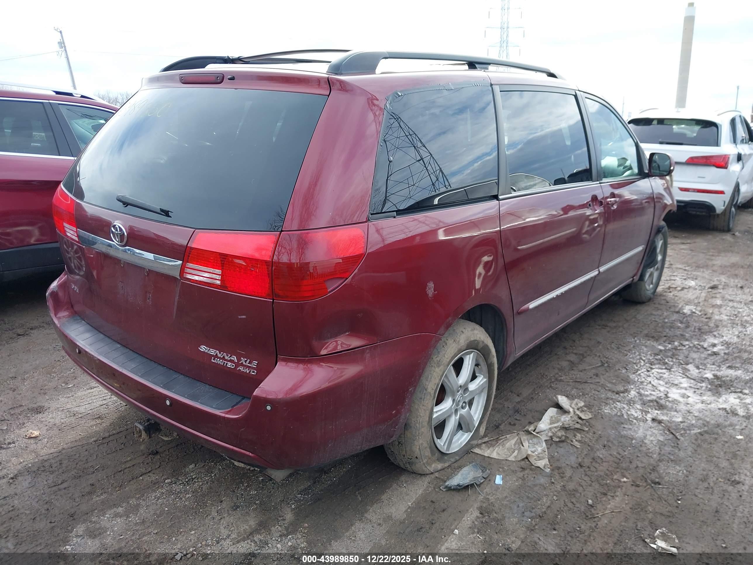 TOYOTA SIENNA image 4