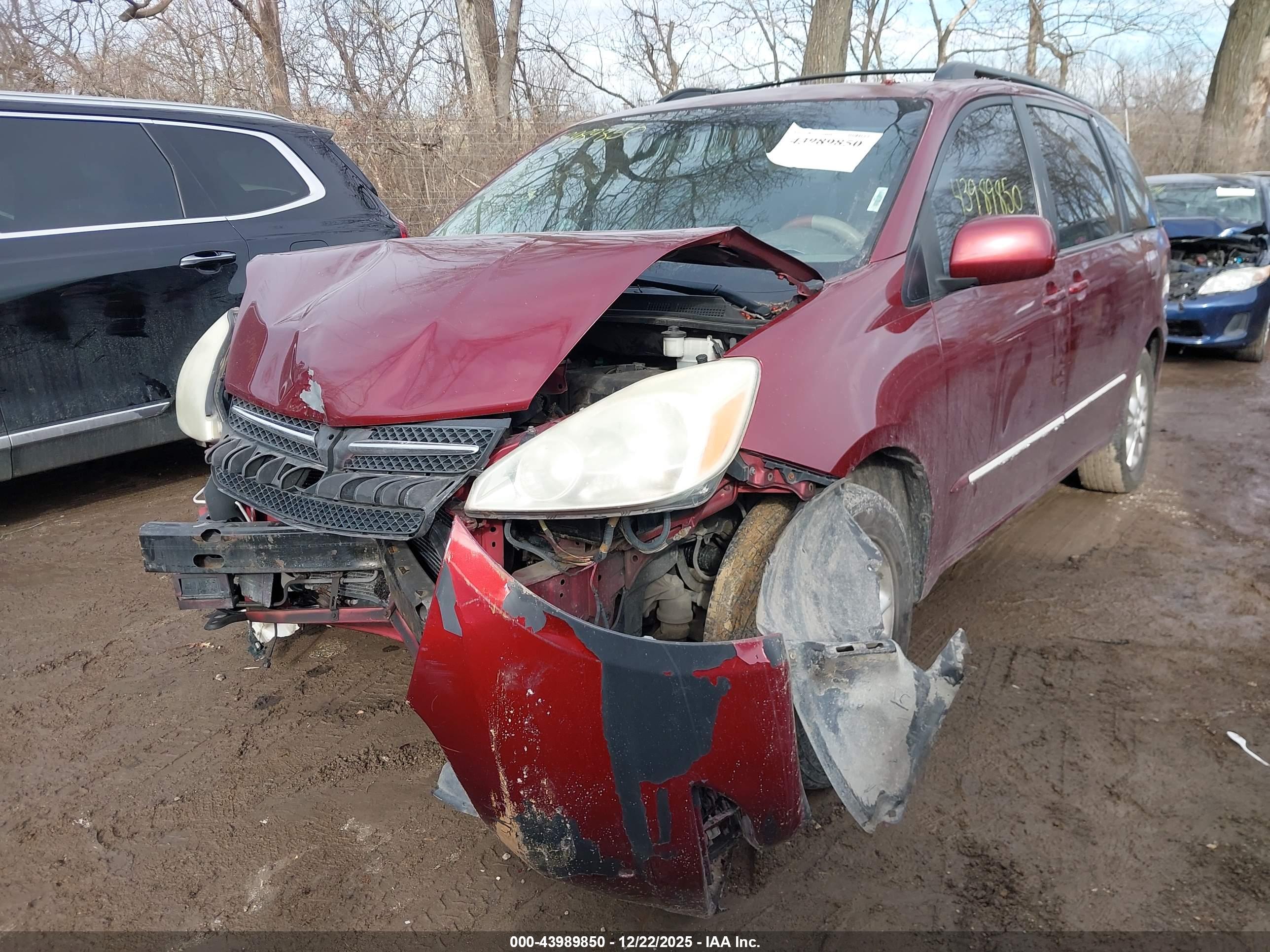 TOYOTA SIENNA image 6