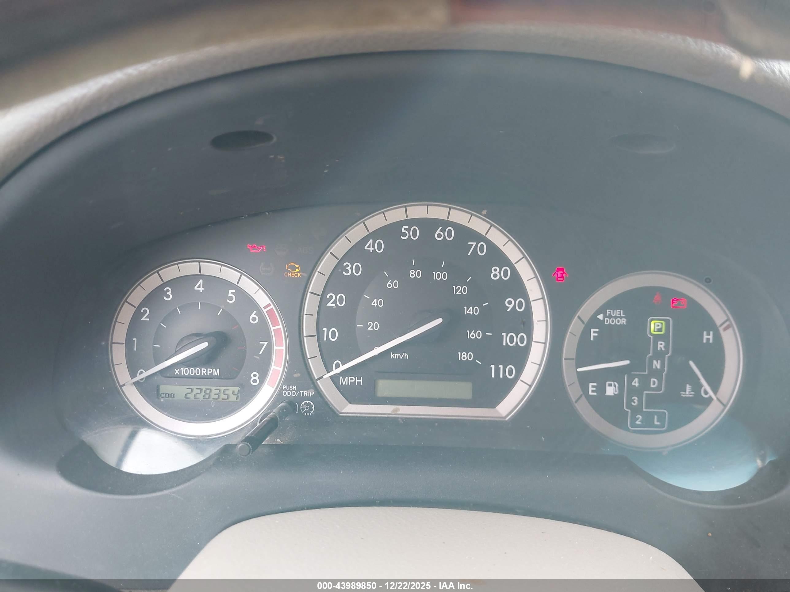 TOYOTA SIENNA image 7