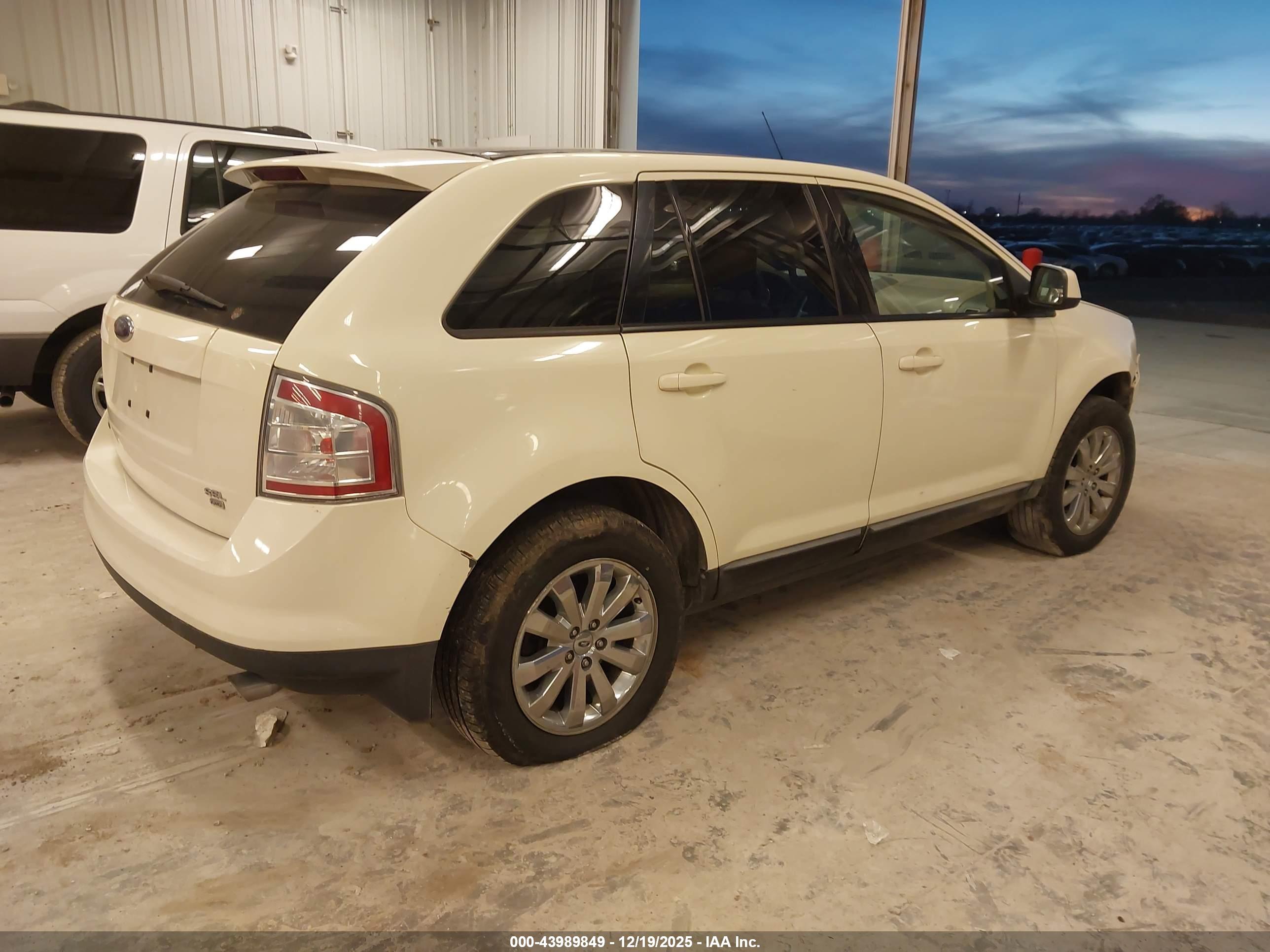 FORD EDGE image 4