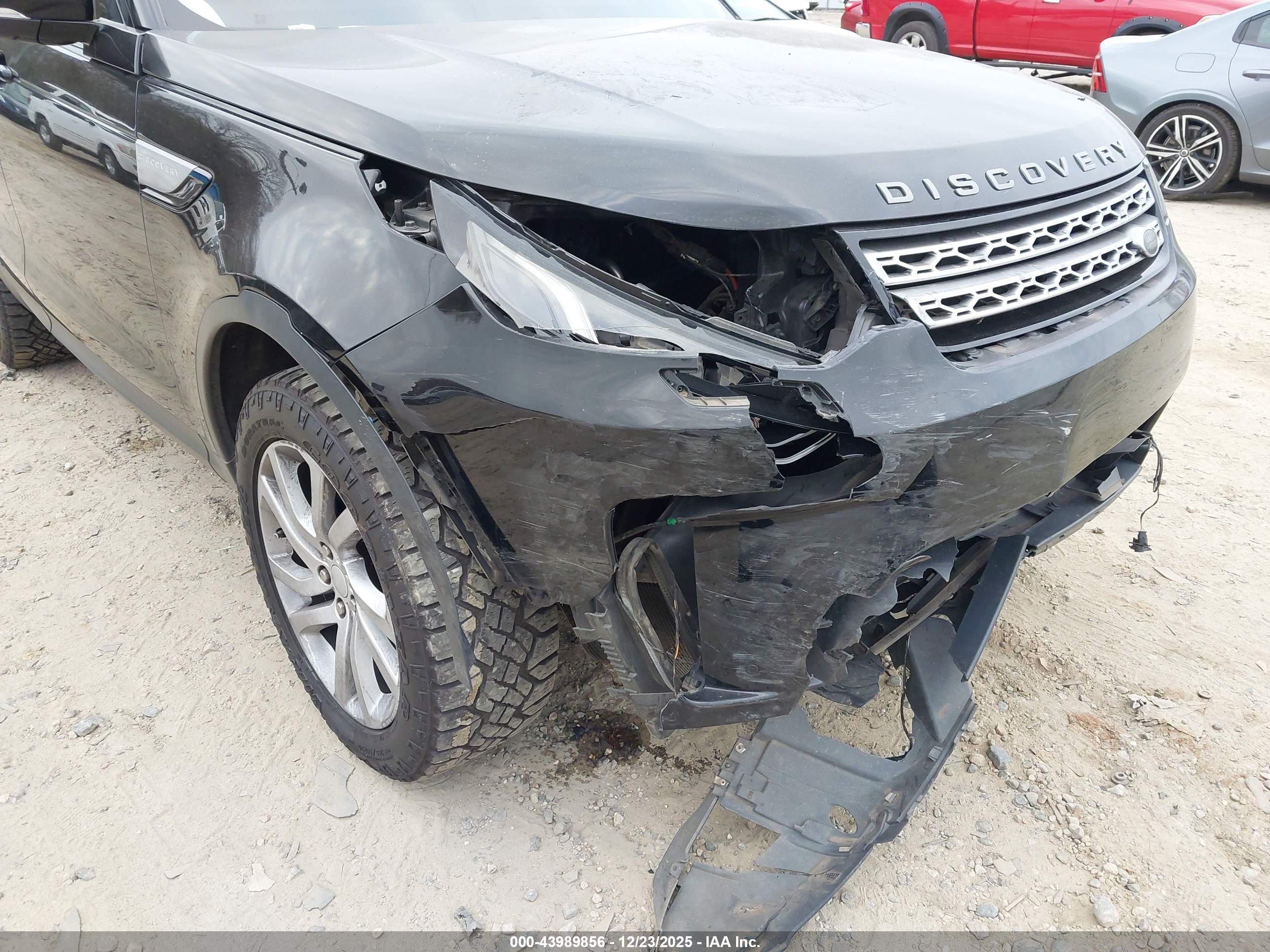 LAND ROVER image 6