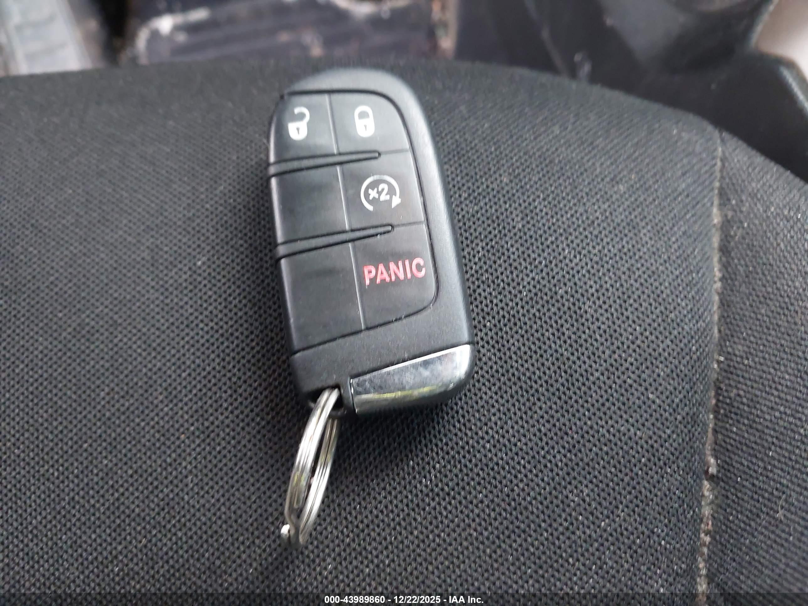 JEEP RENEGADE image 11