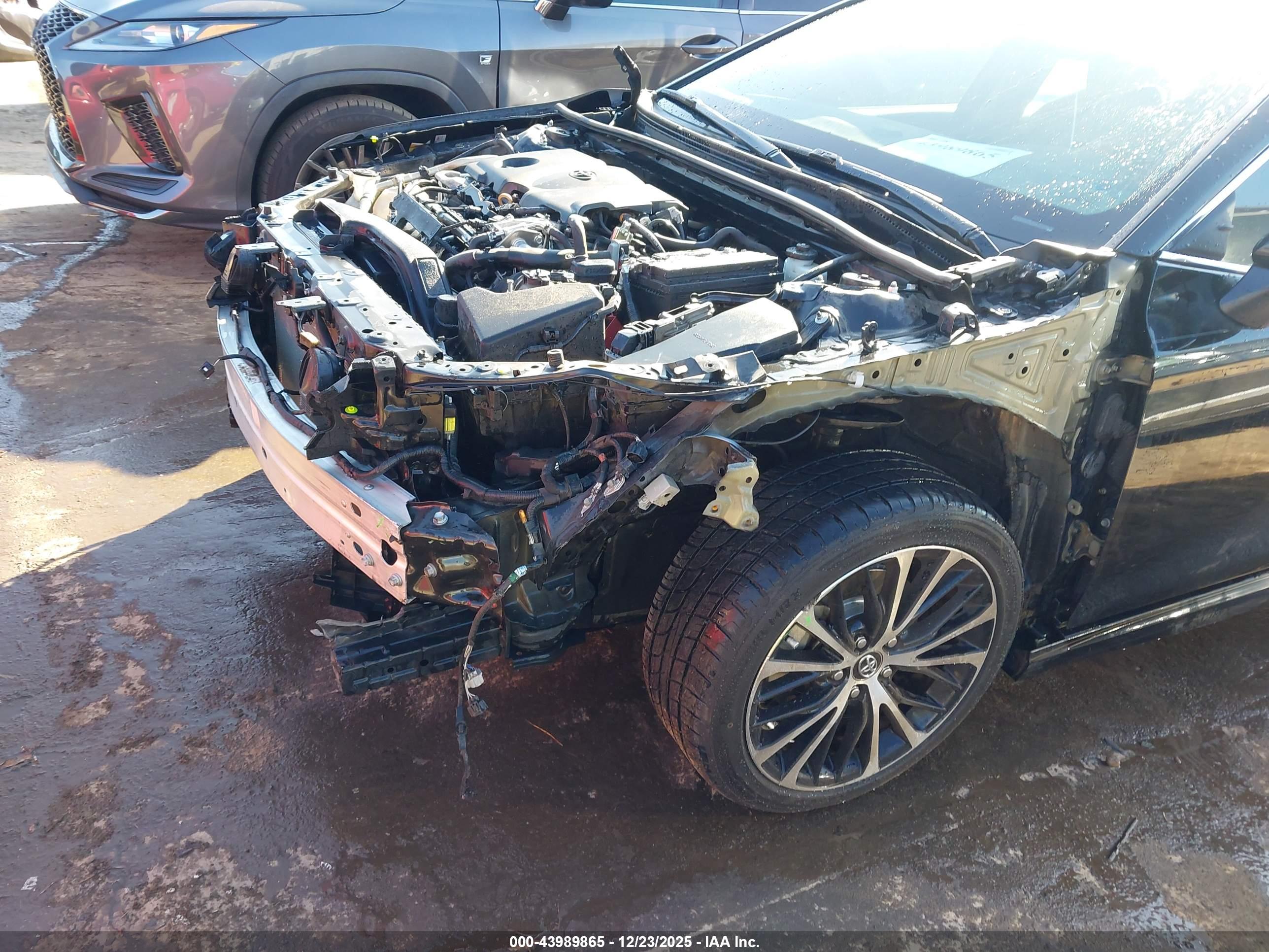 TOYOTA CAMRY image 6