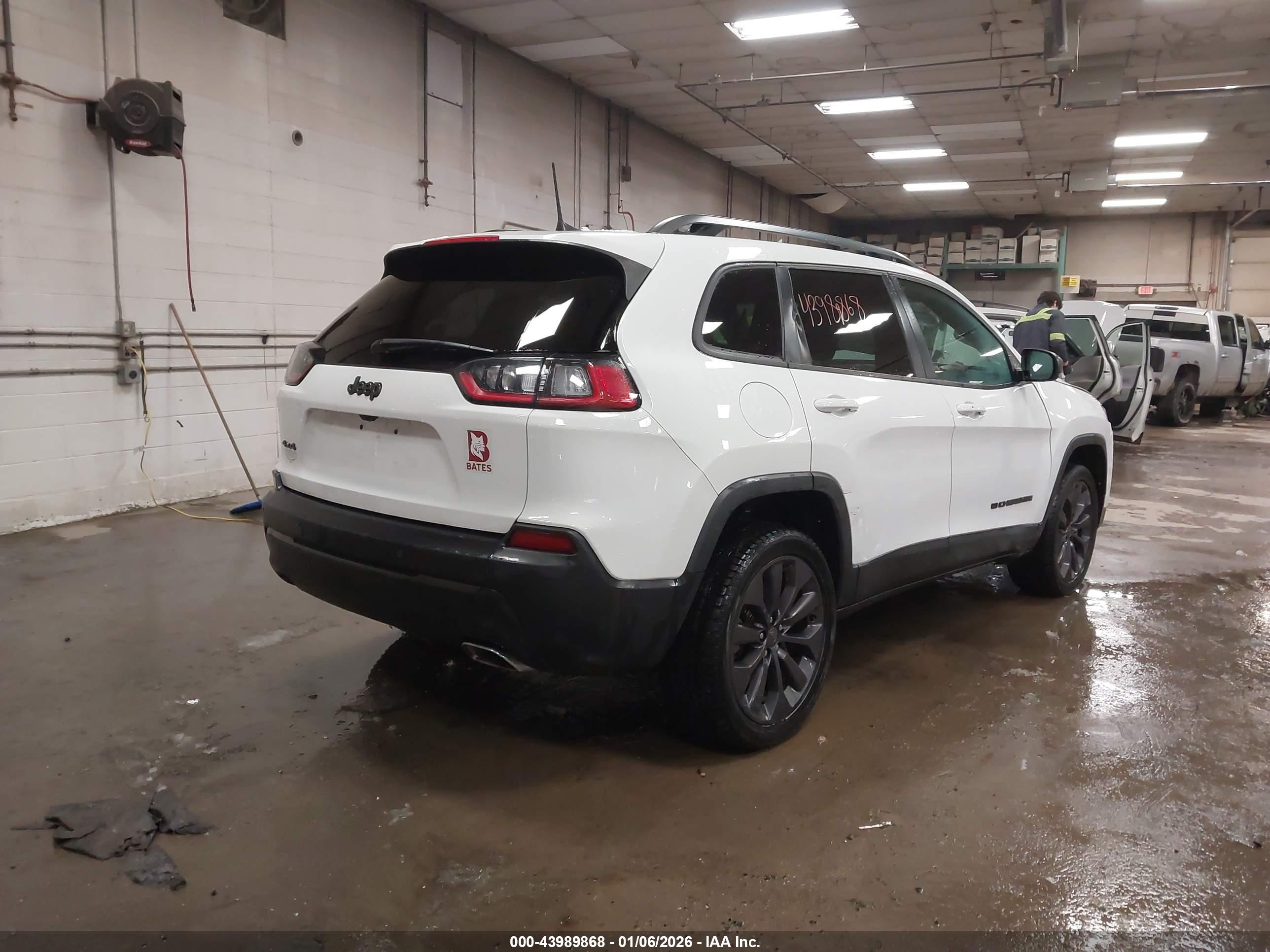 JEEP CHEROKEE image 4