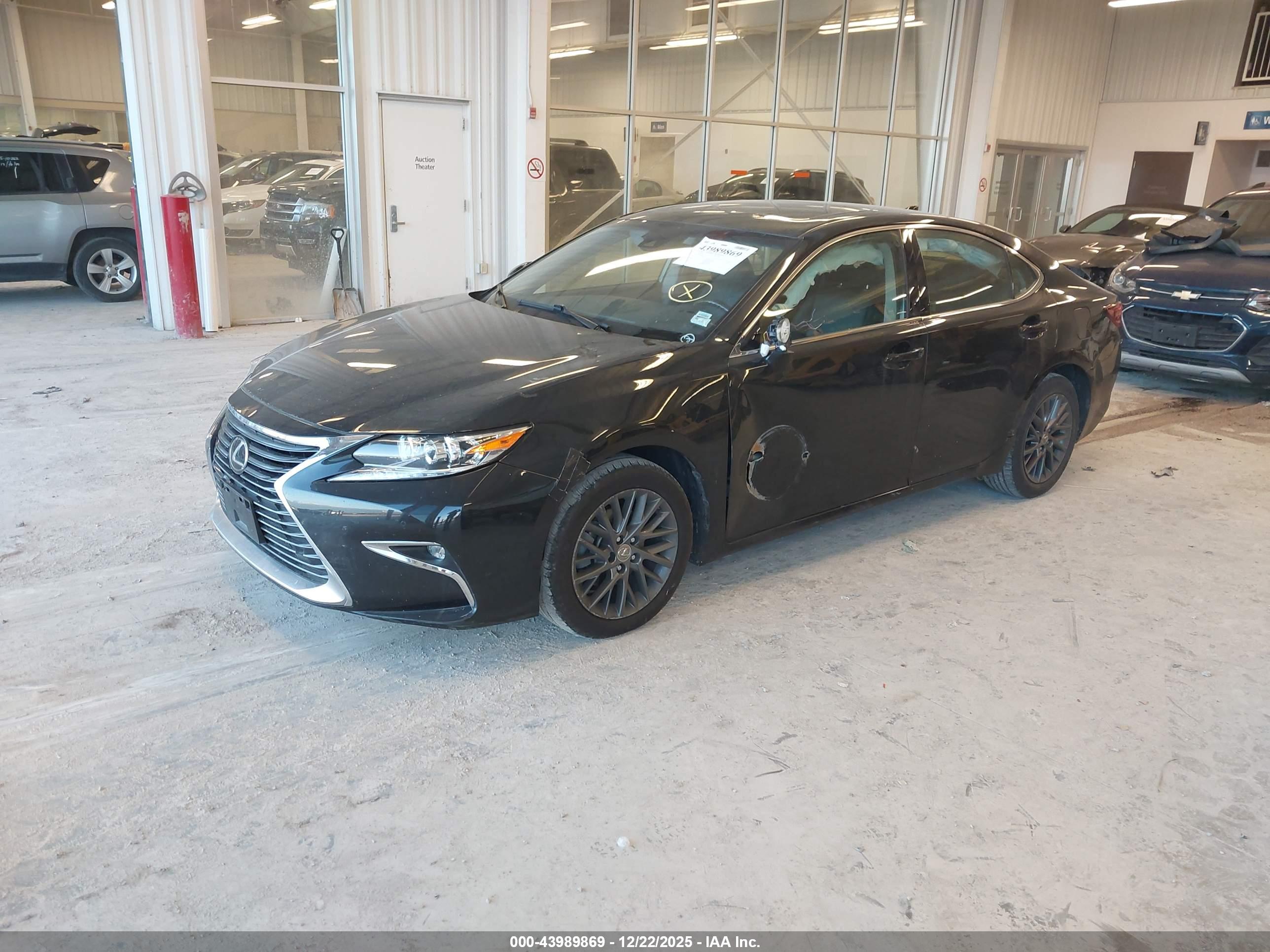 LEXUS ES image 2