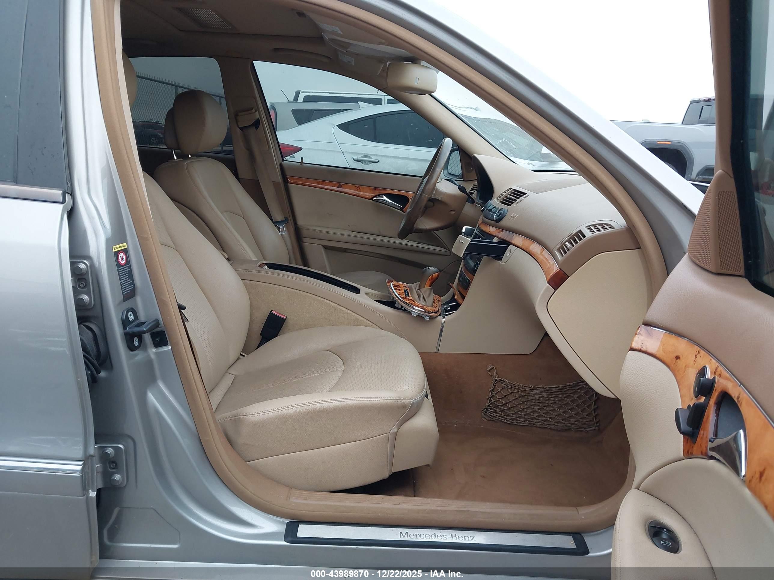 MERCEDES-BENZ E image 5