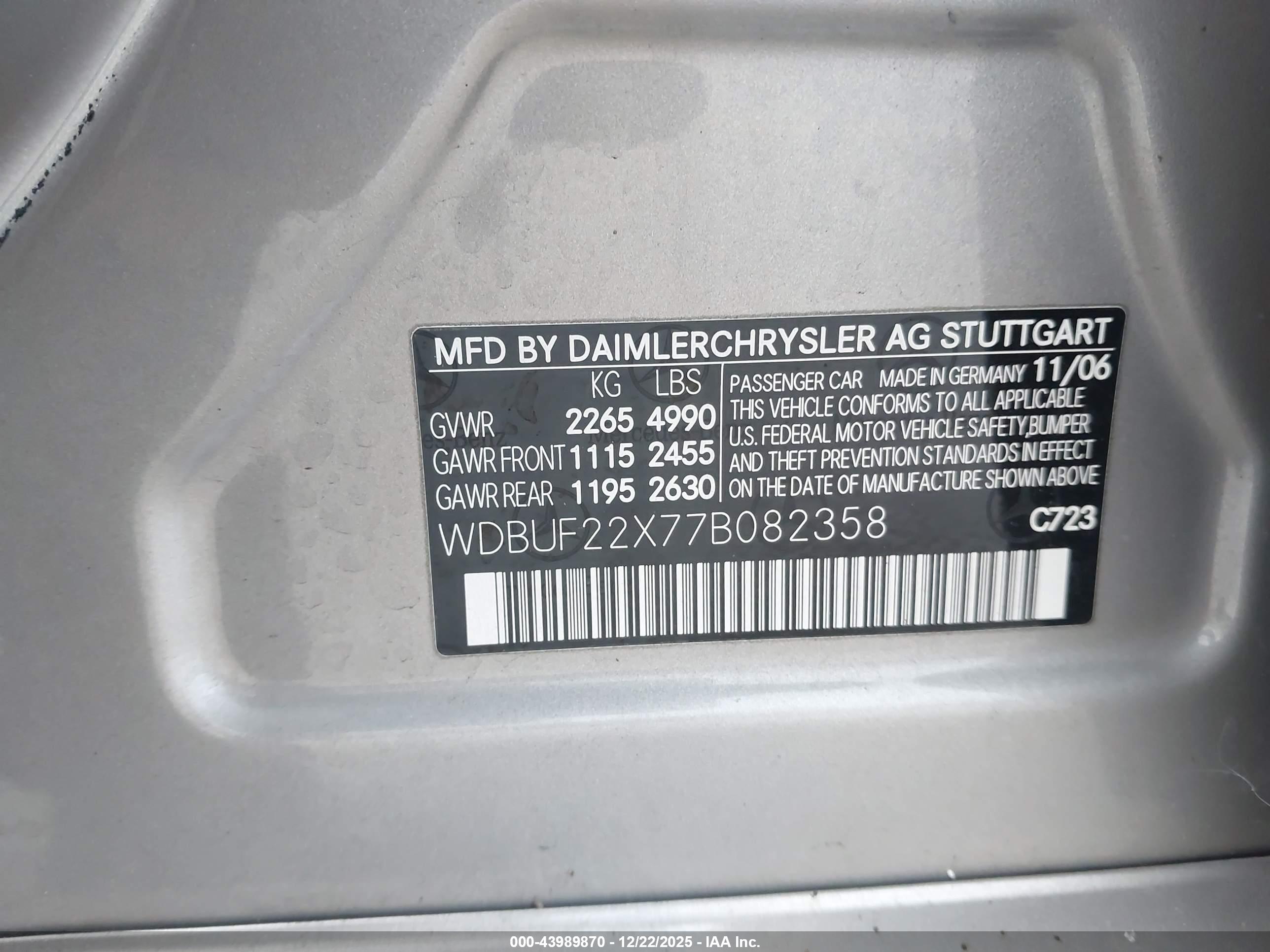MERCEDES-BENZ E image 9