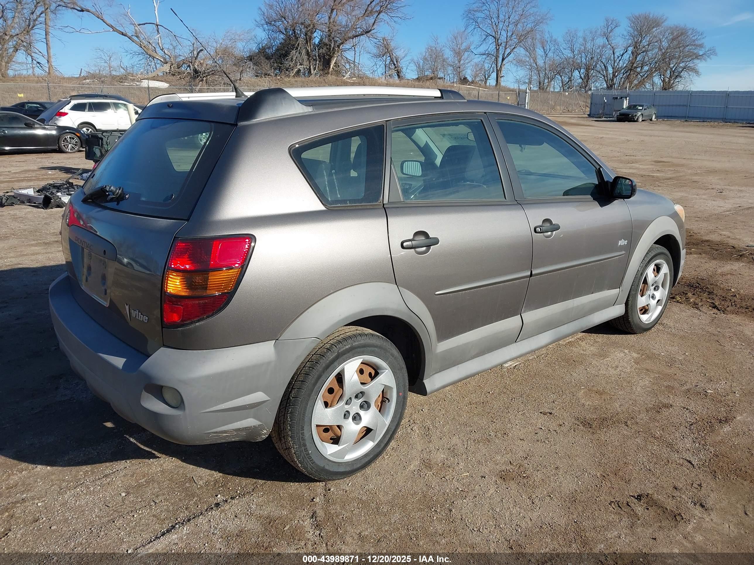 PONTIAC VIBE image 4