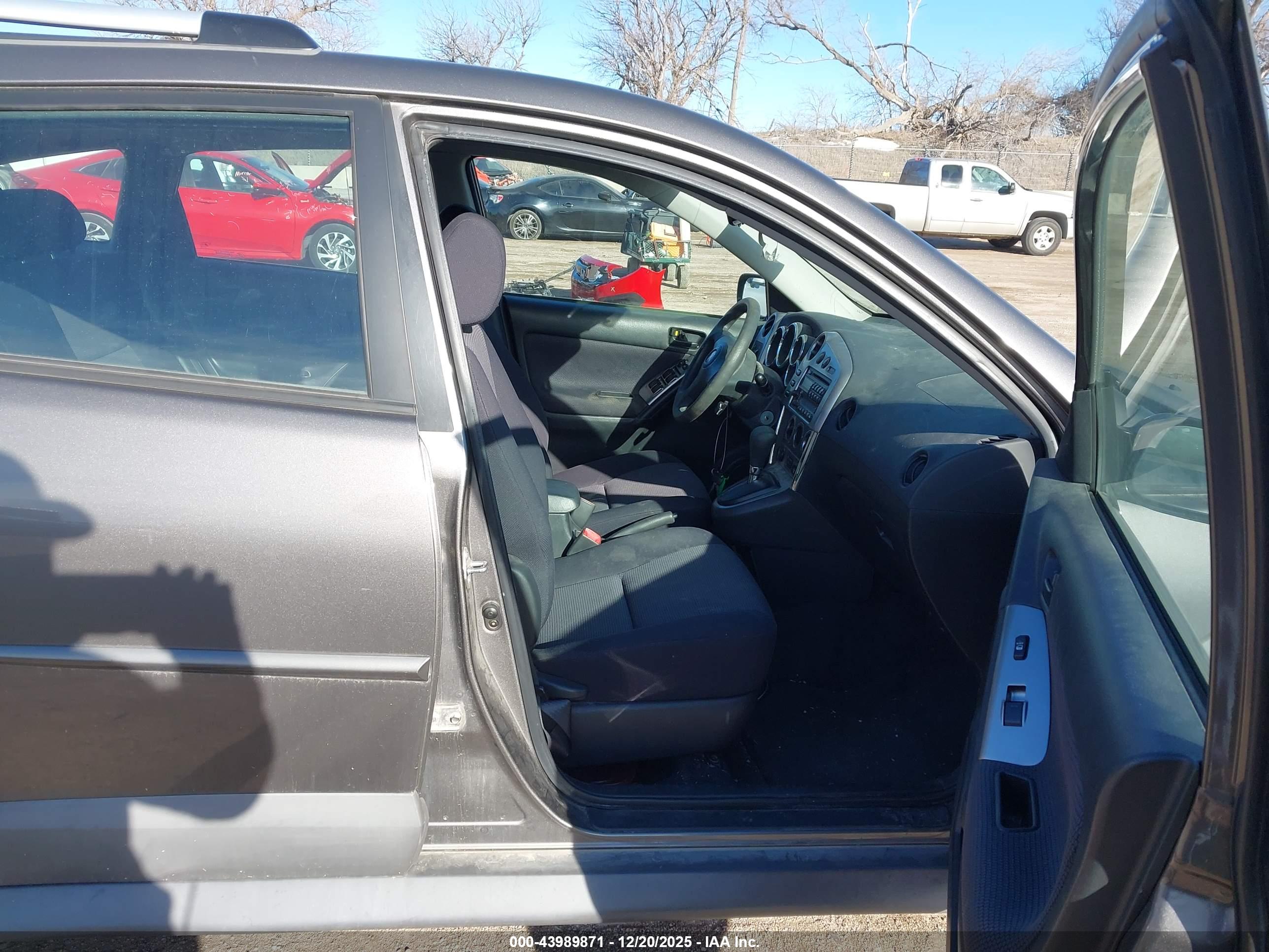 PONTIAC VIBE image 5