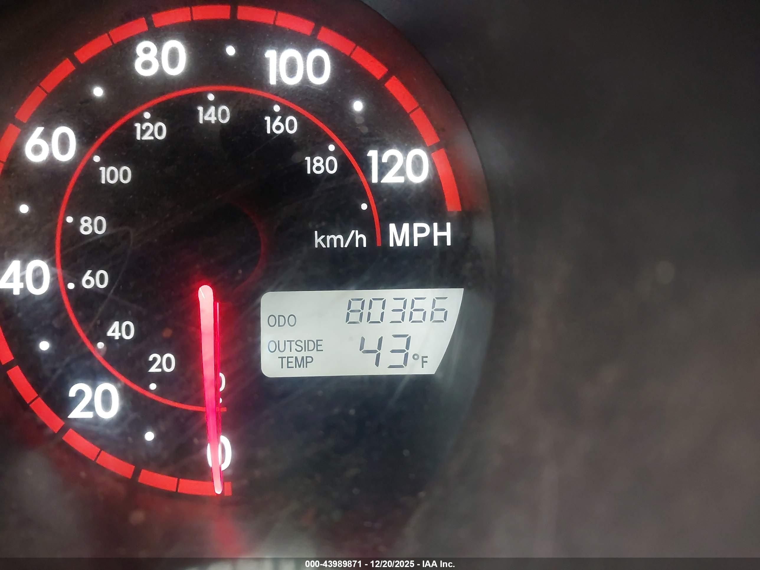 PONTIAC VIBE image 7