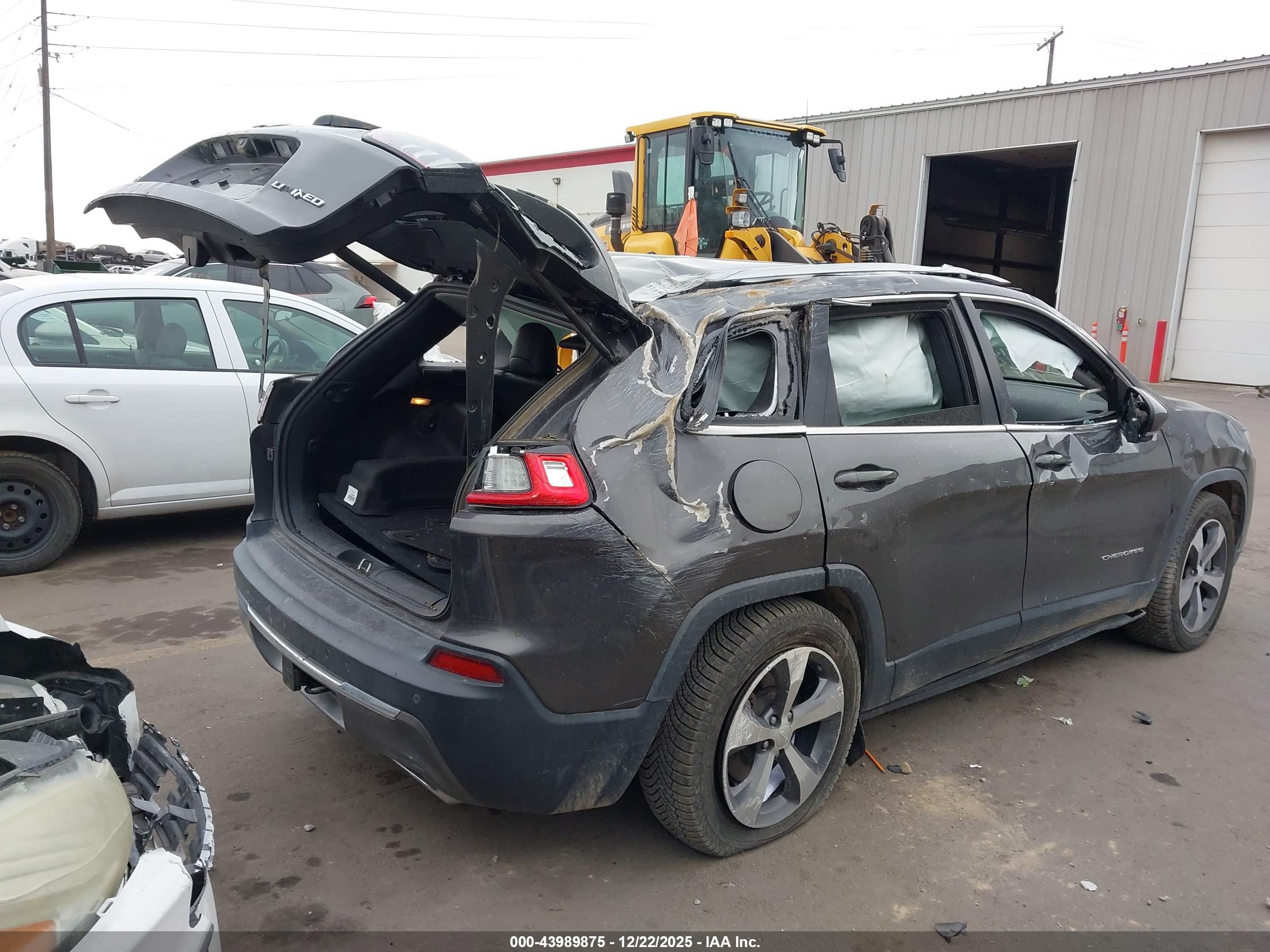 JEEP CHEROKEE image 4