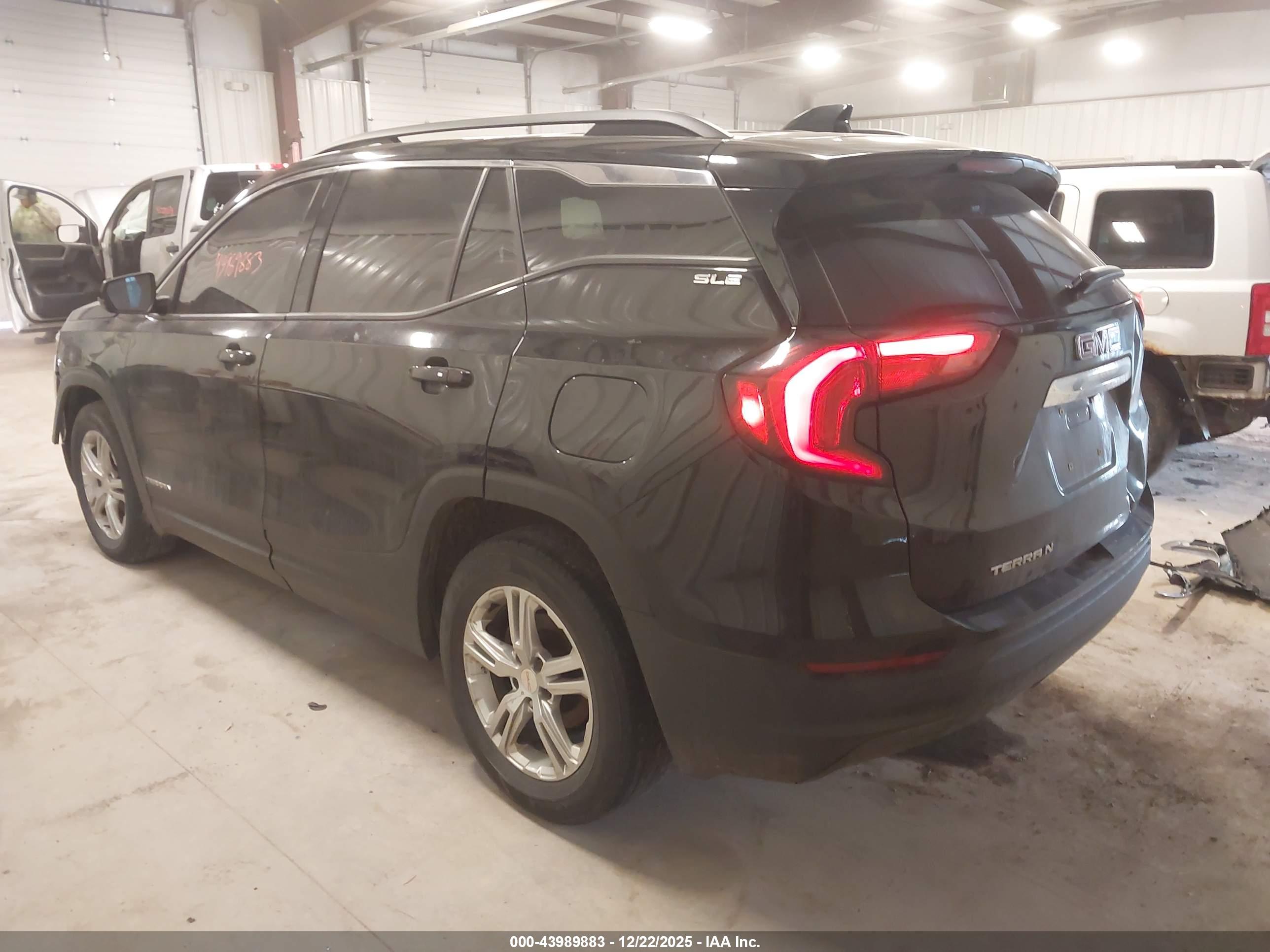 GMC TERRAIN image 3