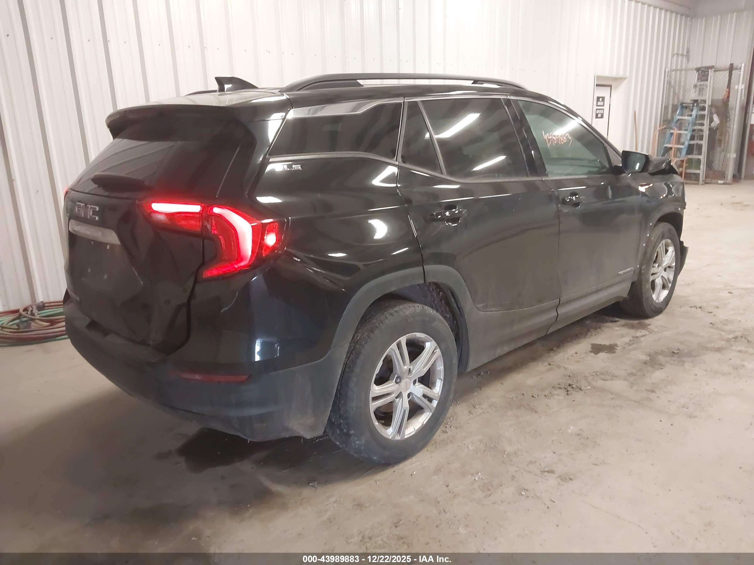 GMC TERRAIN image 4