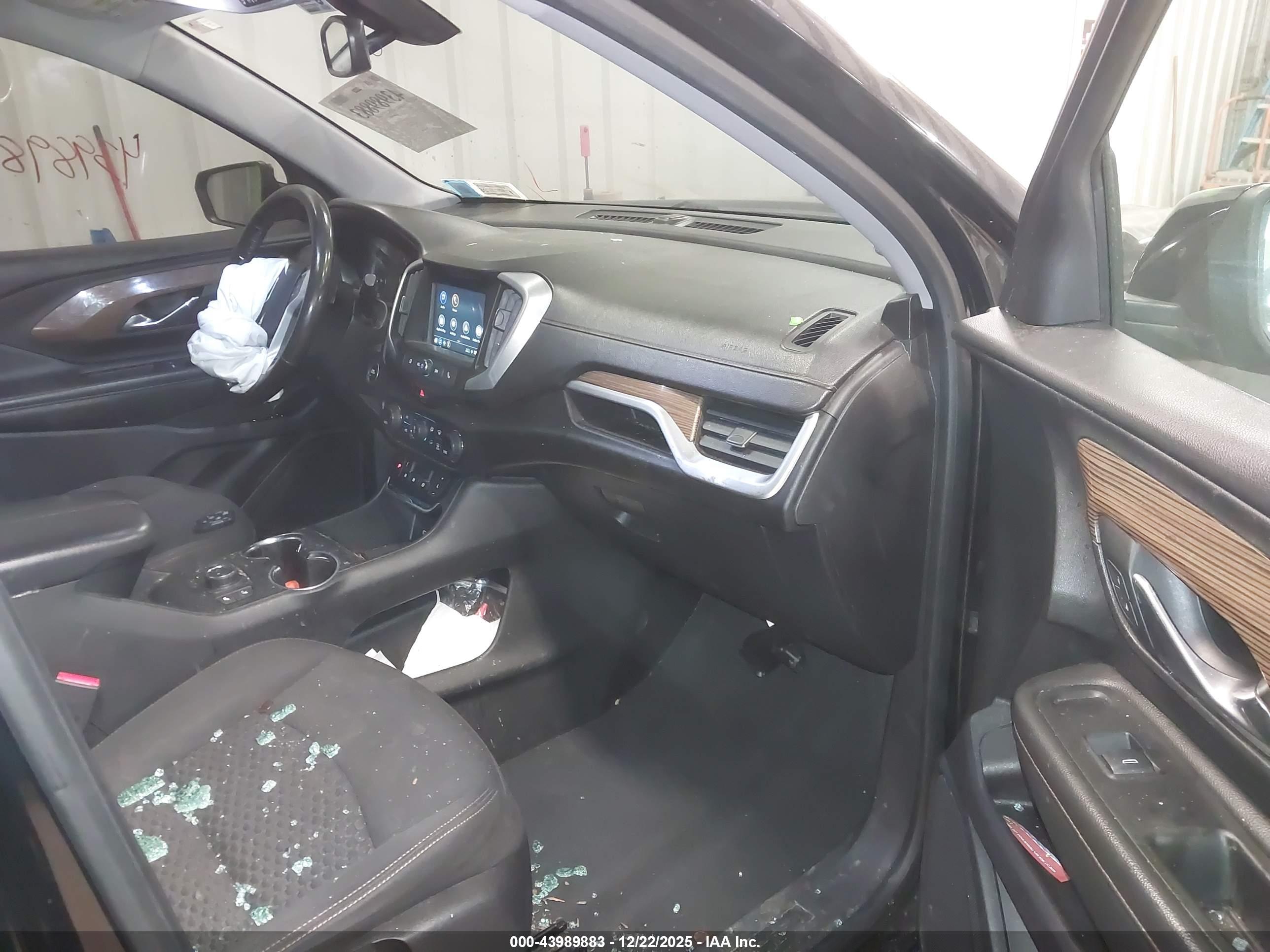 GMC TERRAIN image 5
