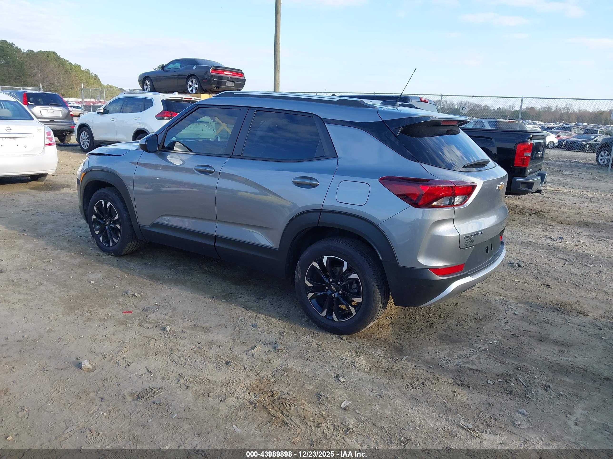 CHEVROLET TRAILBLAZER image 3