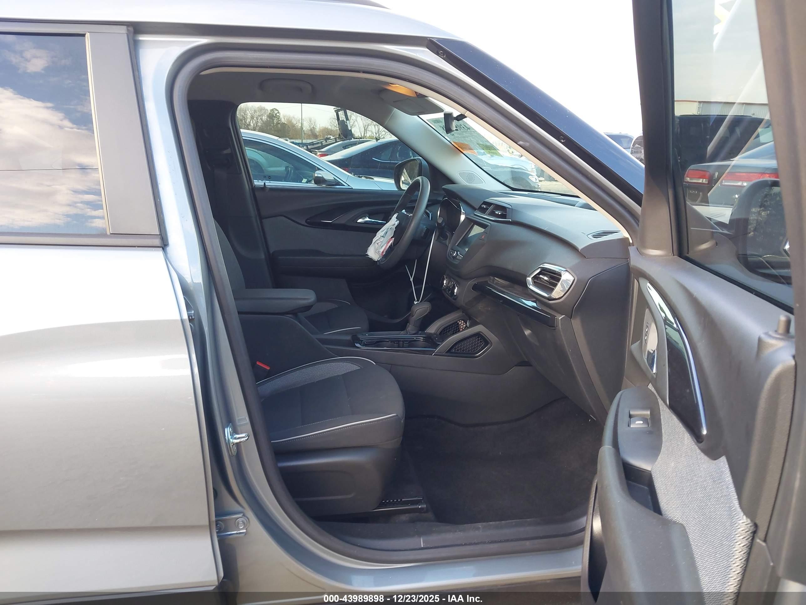 CHEVROLET TRAILBLAZER image 5