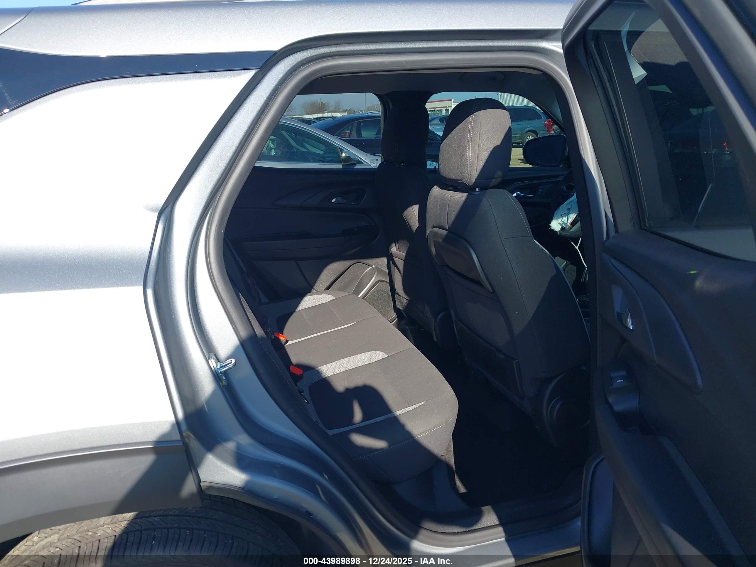 CHEVROLET TRAILBLAZER image 8