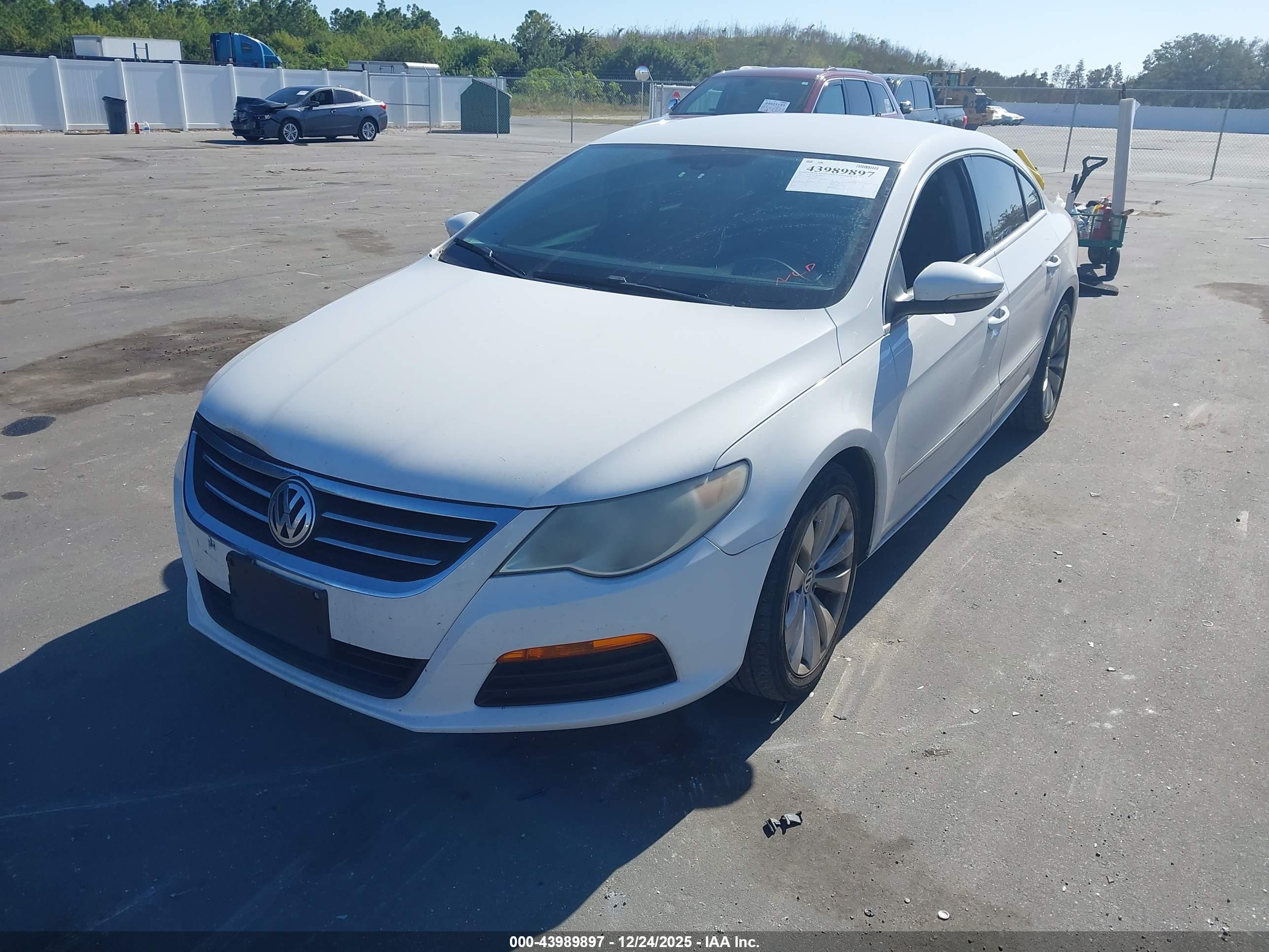 VOLKSWAGEN CC image 2