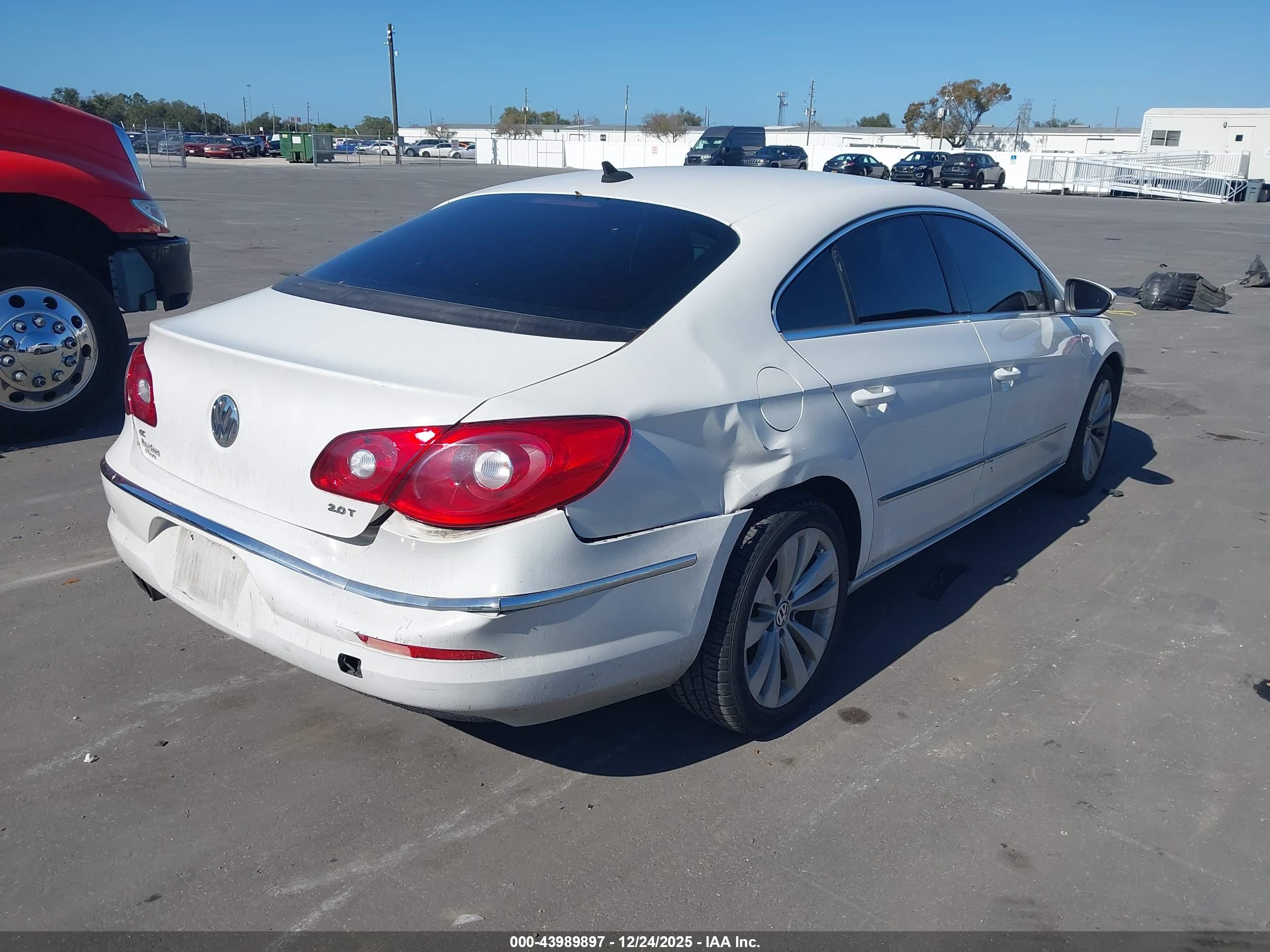 VOLKSWAGEN CC image 4