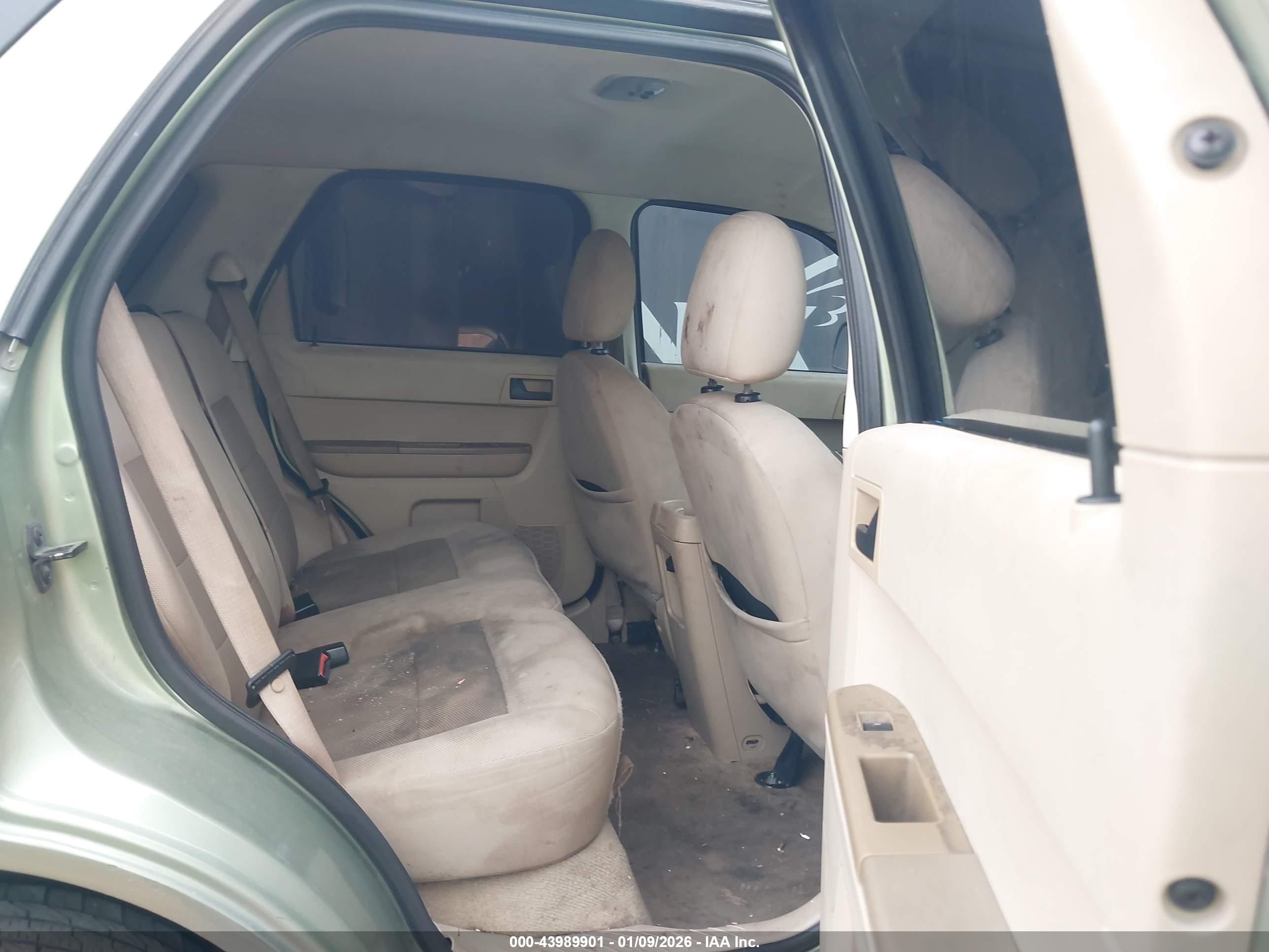 FORD ESCAPE image 8