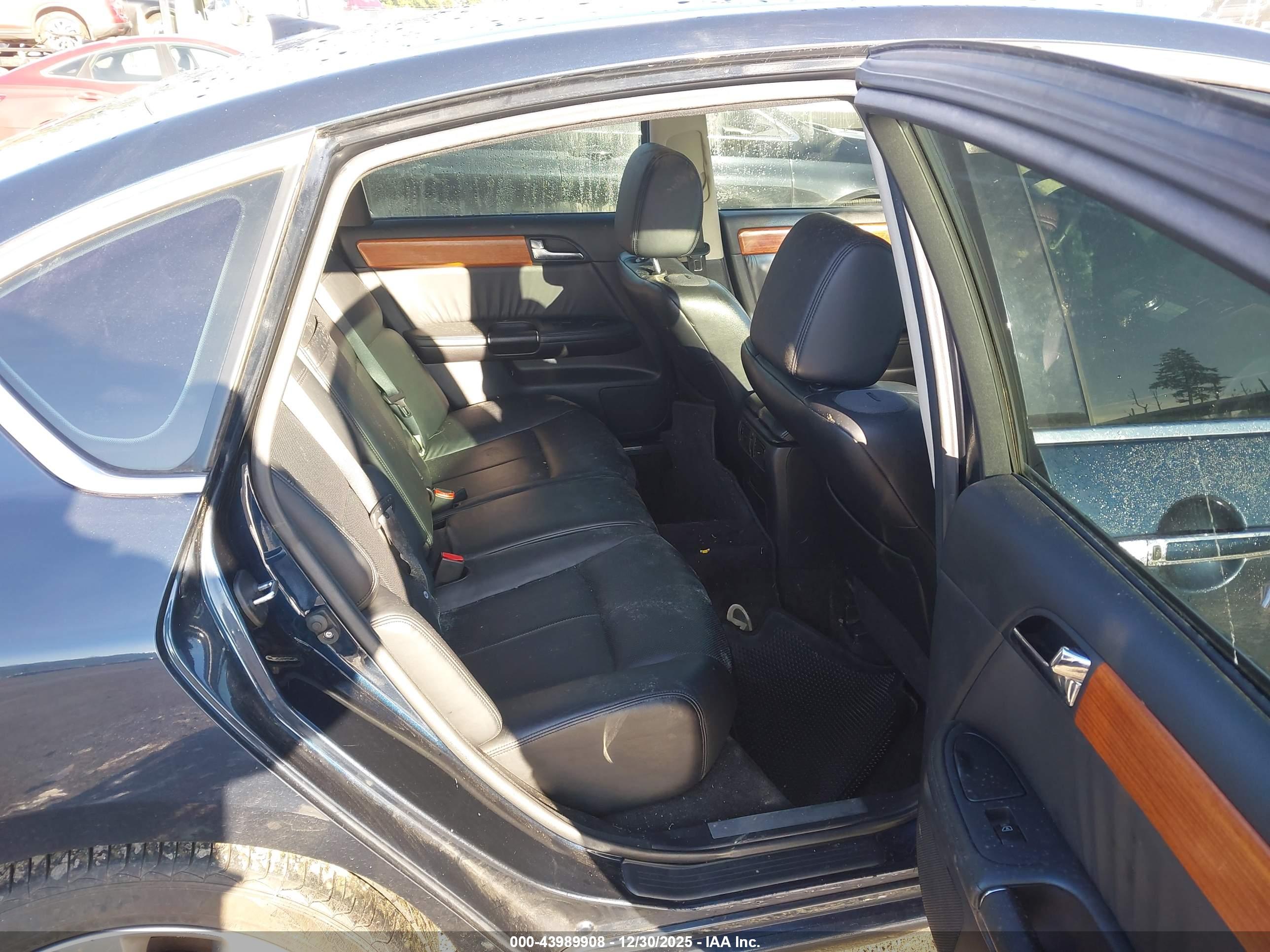 INFINITI M35X image 8
