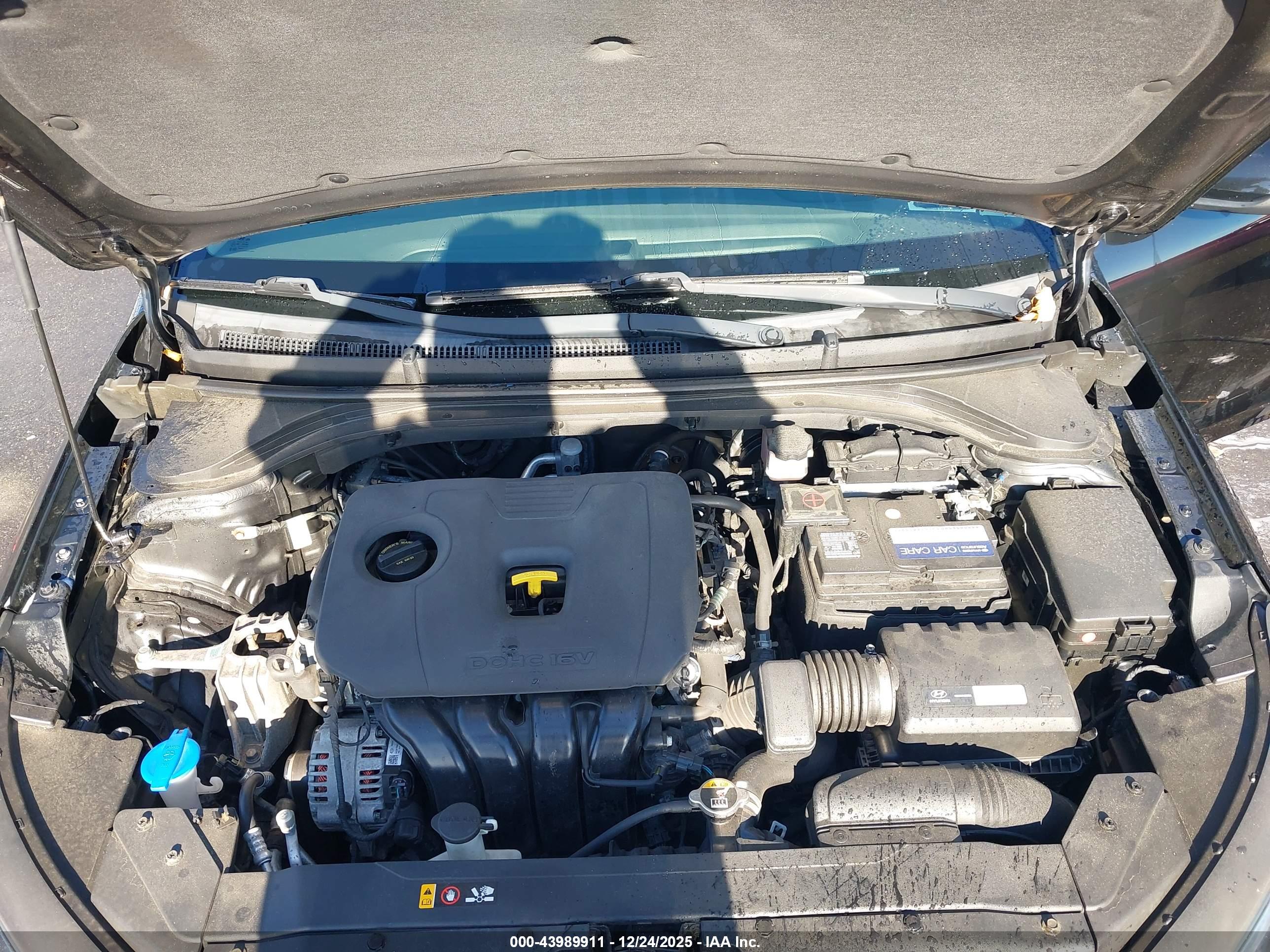 HYUNDAI ELANTRA image 10