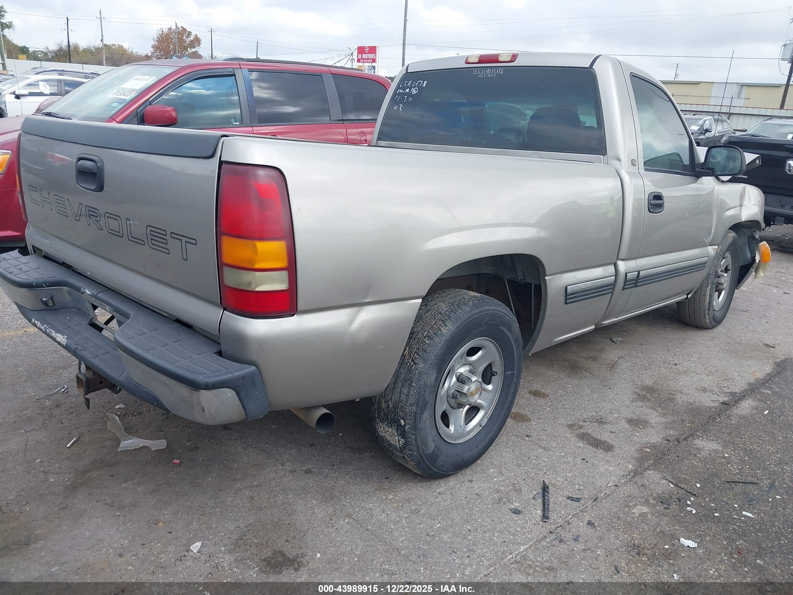 CHEVROLET SILVERADO image 4
