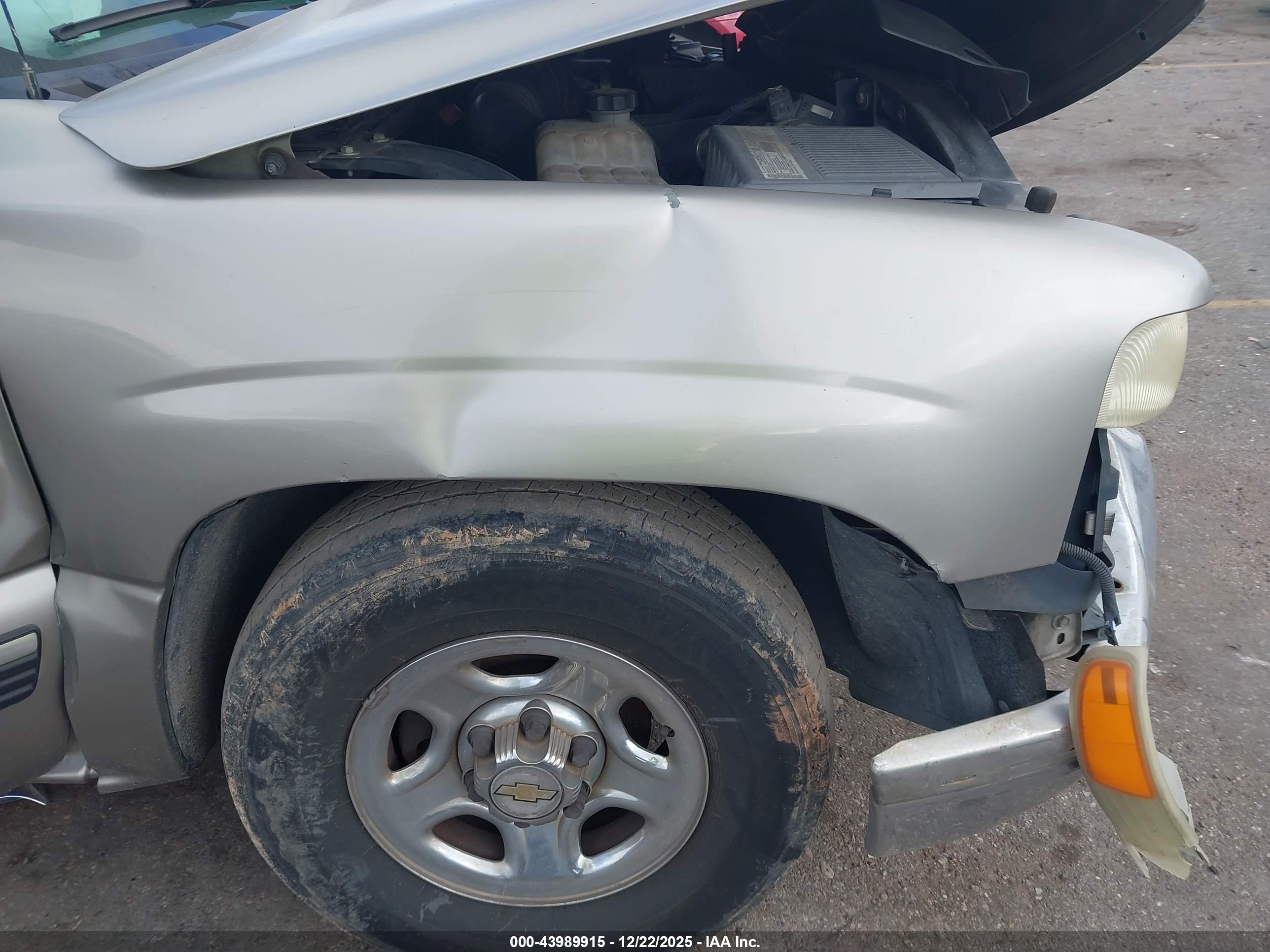 CHEVROLET SILVERADO image 6