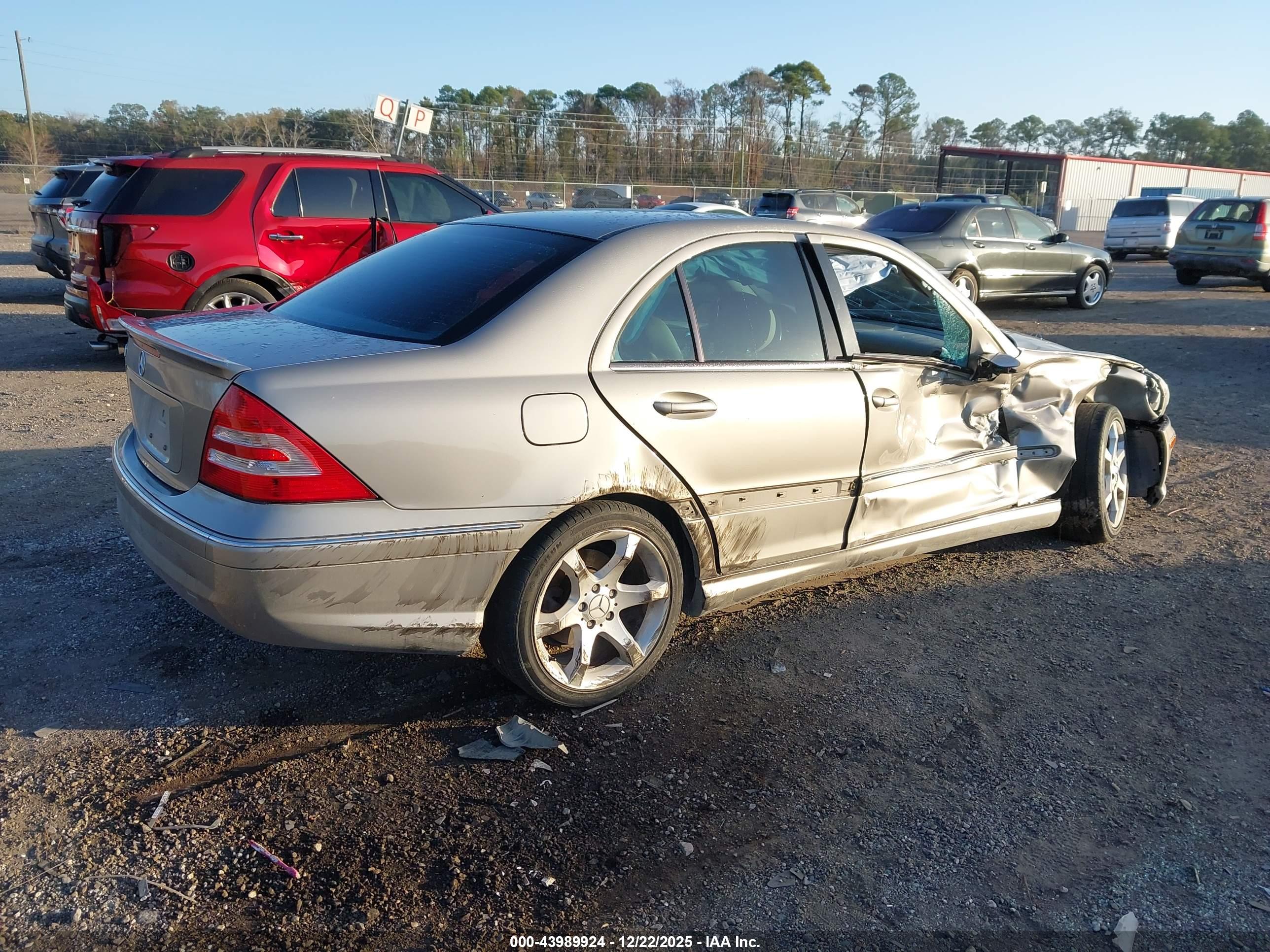 MERCEDES-BENZ C image 4