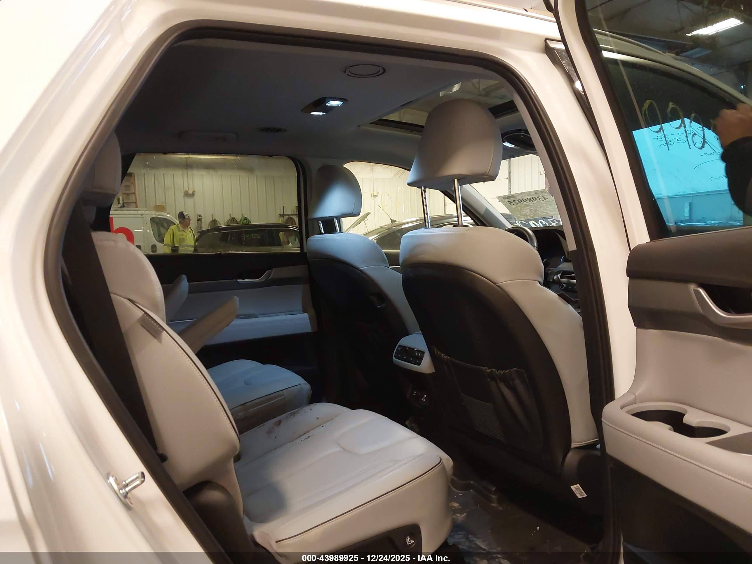 HYUNDAI PALISADE image 8