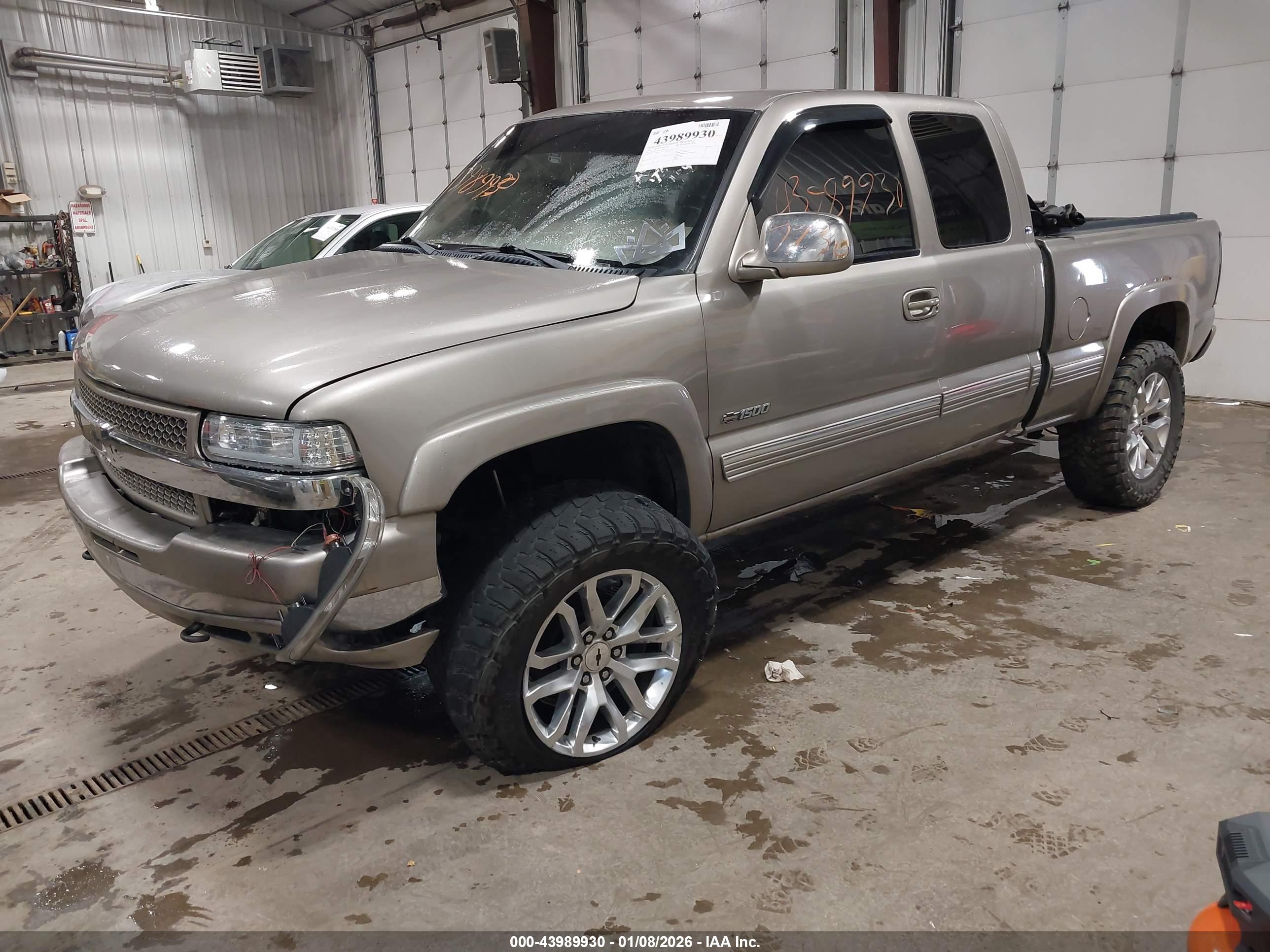 CHEVROLET SILVERADO image 2