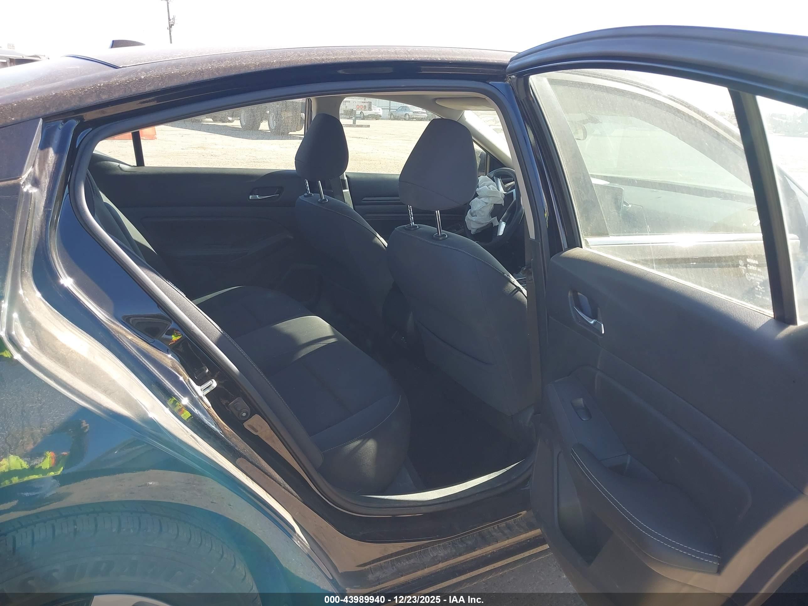 NISSAN ALTIMA image 8