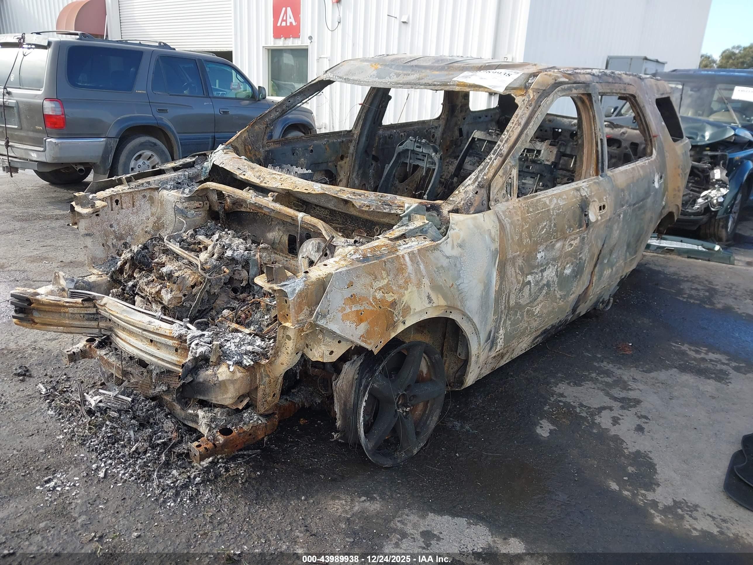 FORD EXPLORER image 2