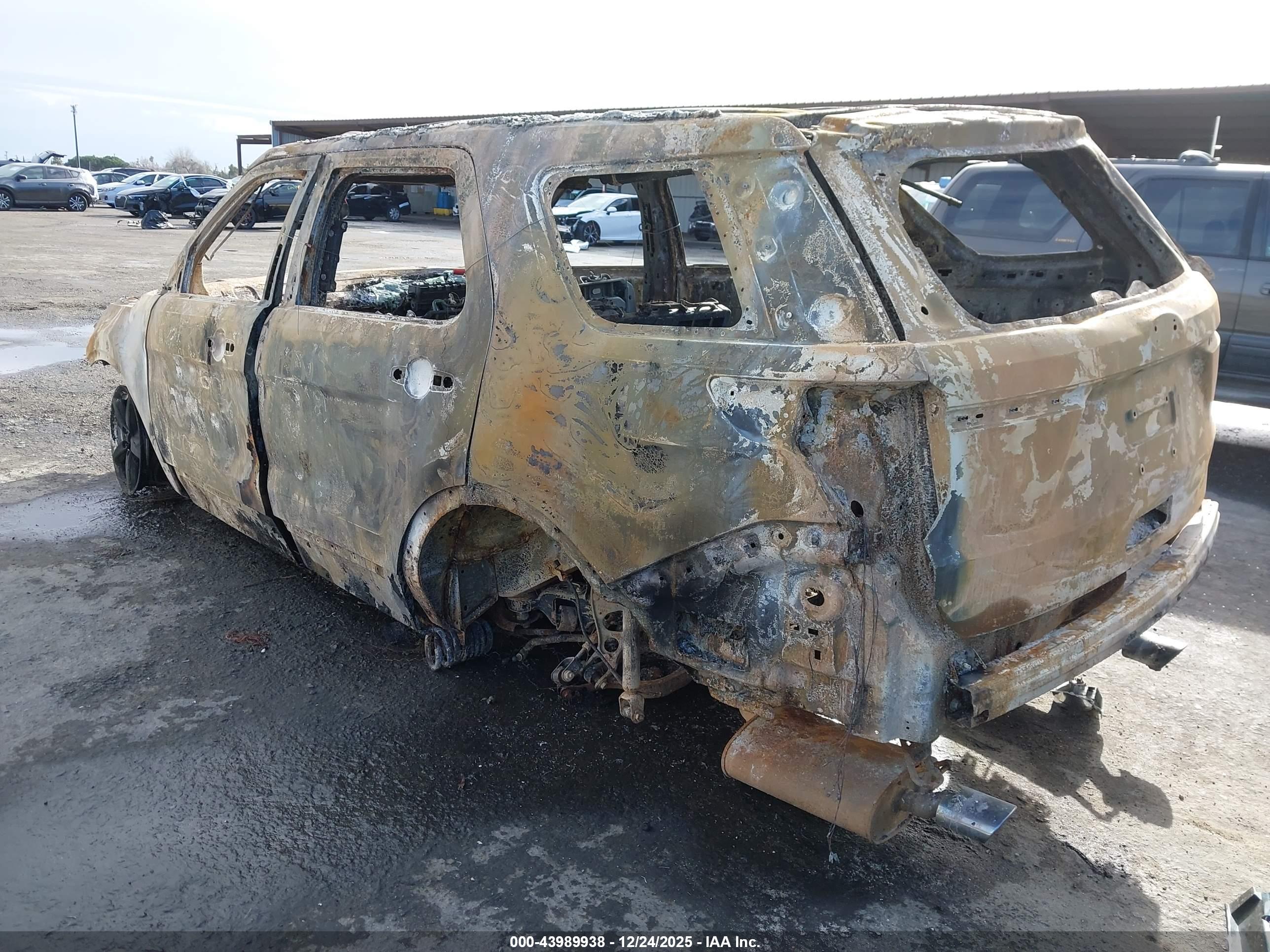 FORD EXPLORER image 3