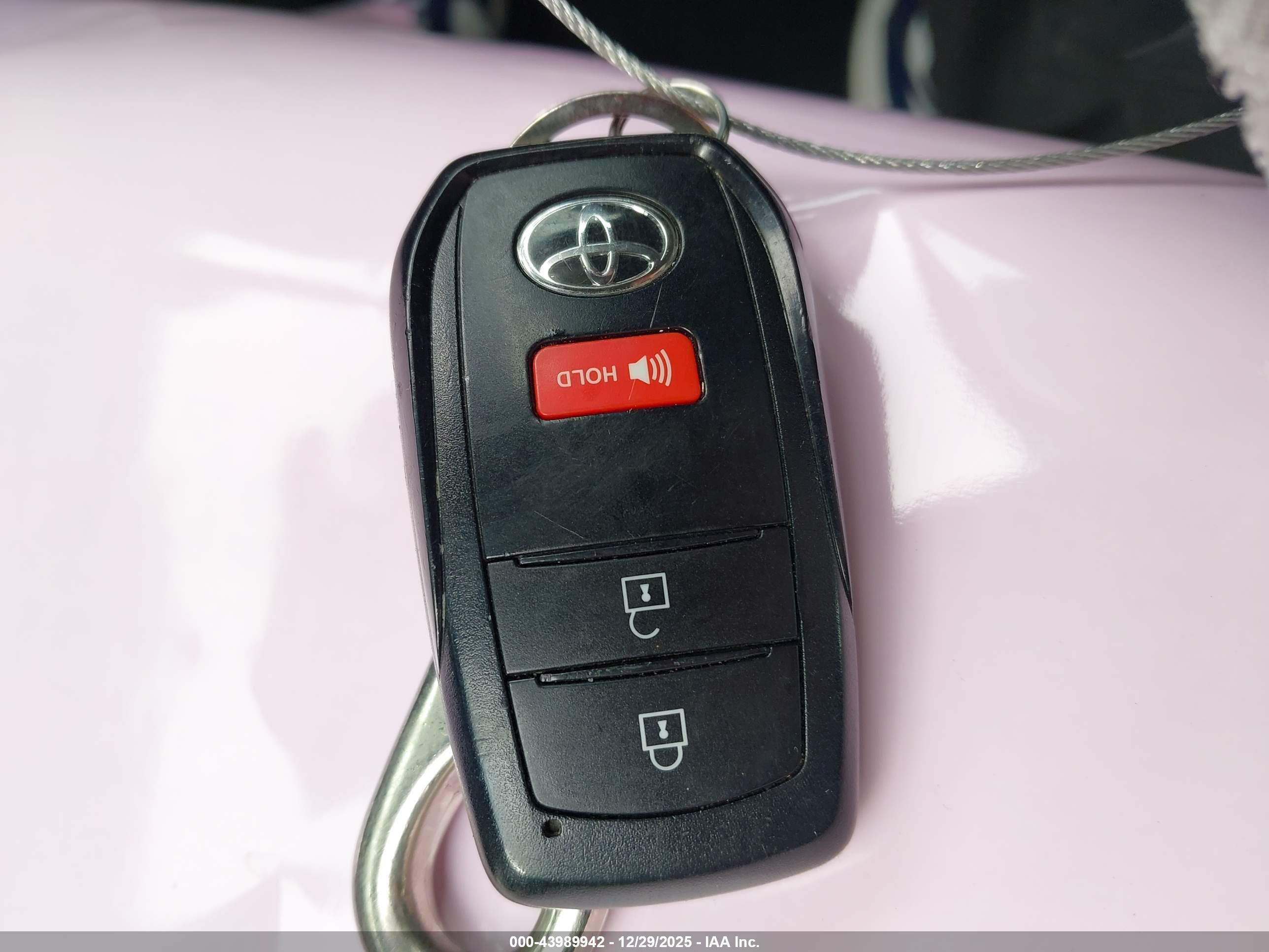 TOYOTA COROLLA image 11