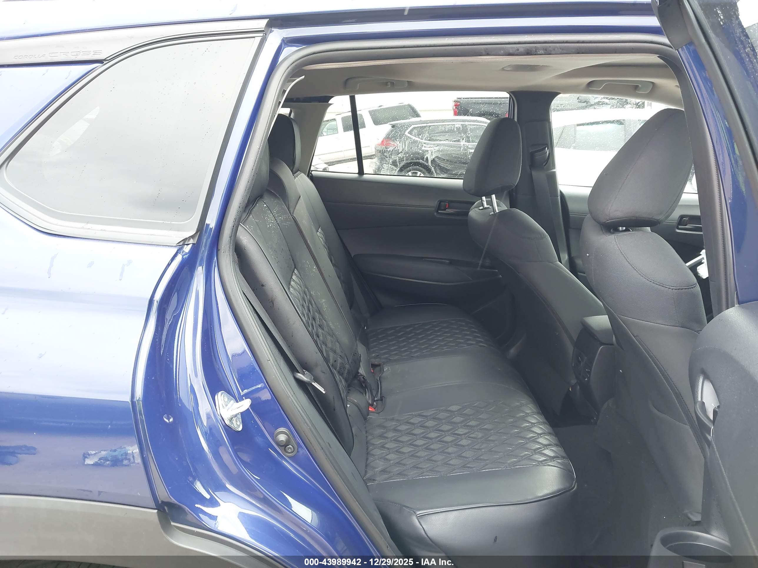 TOYOTA COROLLA image 8