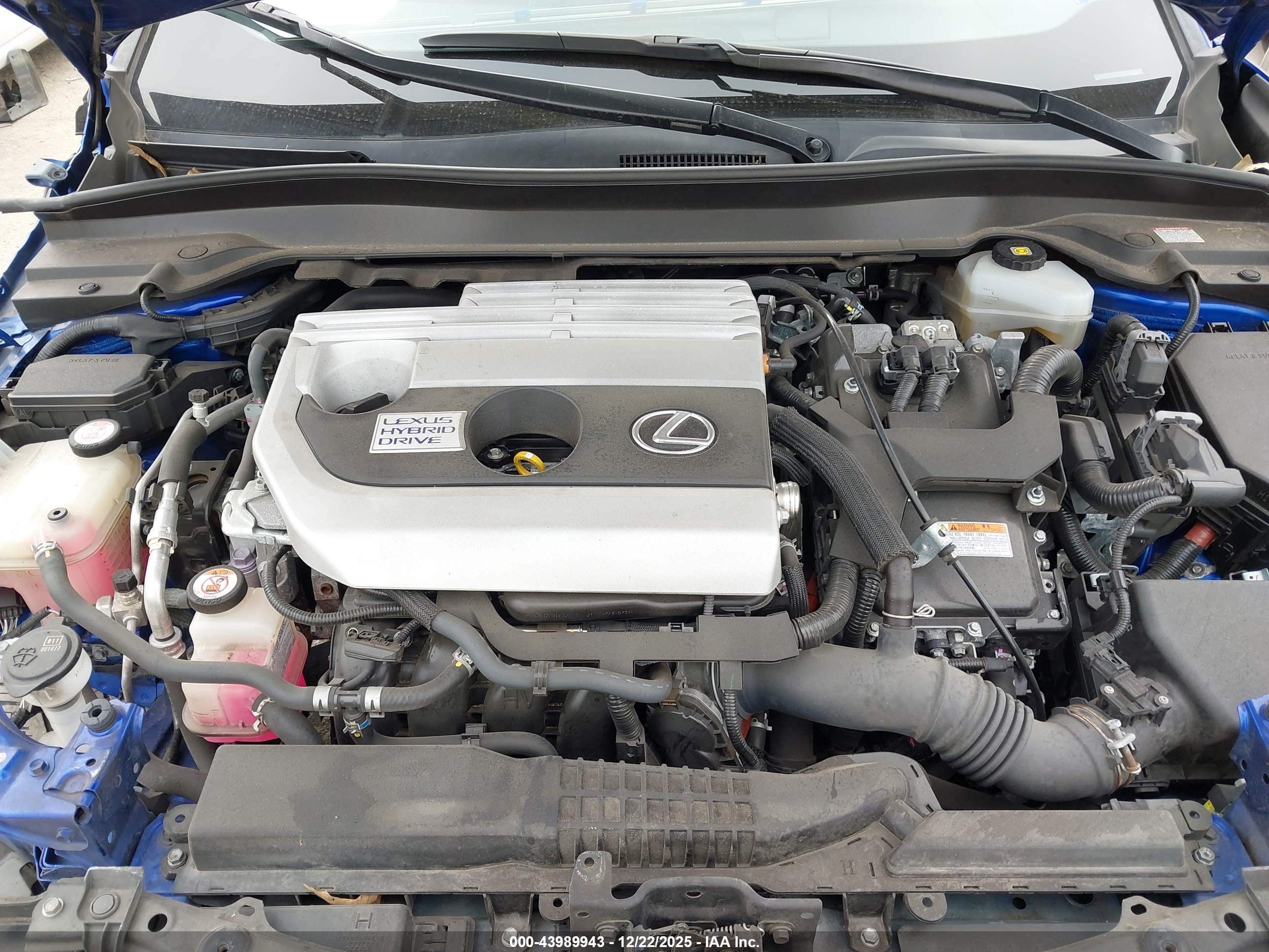 LEXUS UX image 10